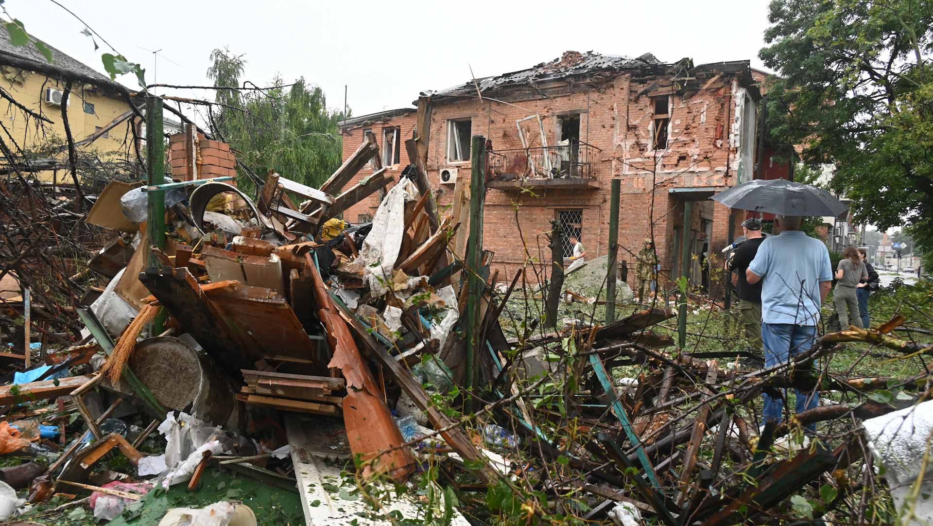Image for the title: Kyiv warns Russia will step up Donbas fight 