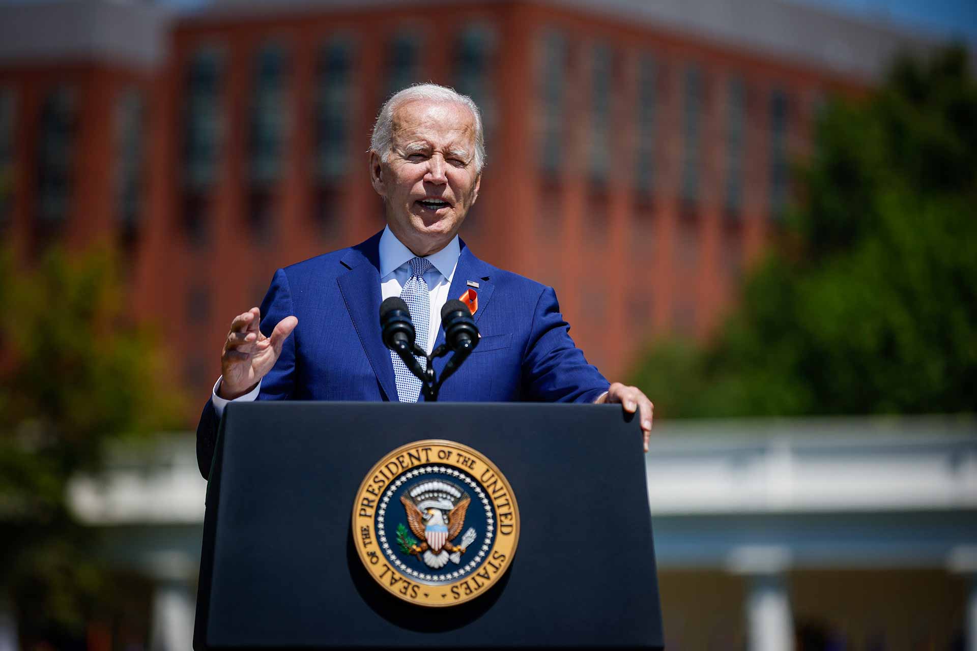 Image for the title: Biden to talk migration, security with Mexico's president 