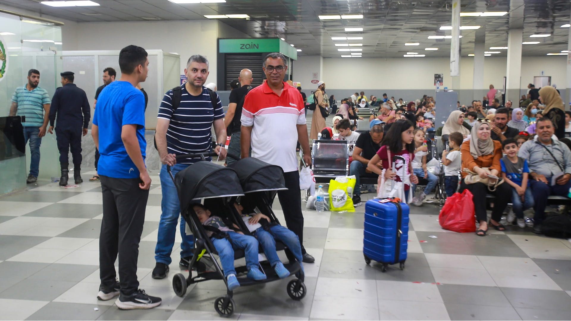 Image for the title: Jordan official says overcrowding at WB crossing 'unprecedented' 