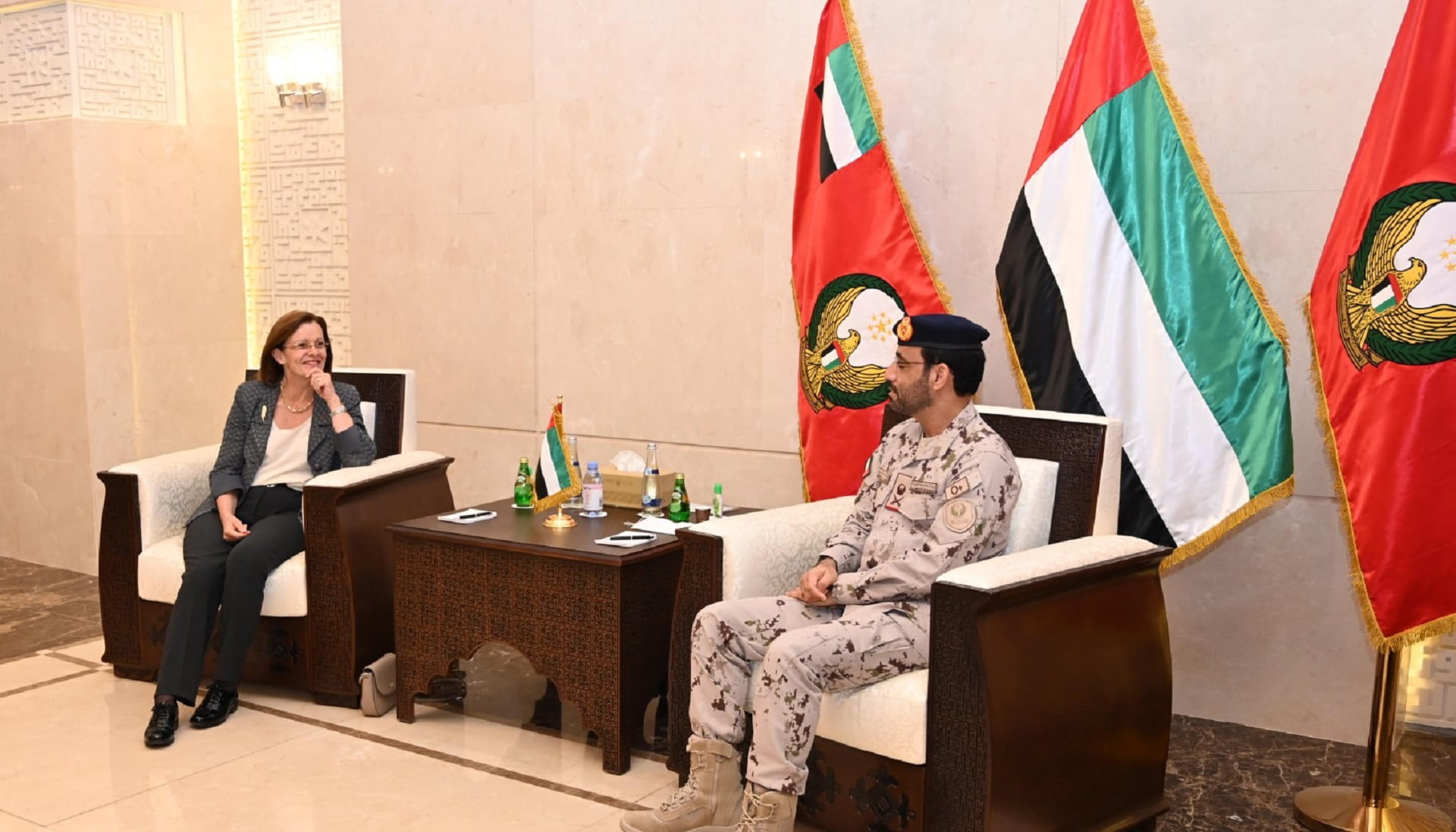 صورة بعنوان: مبارك الجابري يستقبل رئيسة شركة تاليس الدولية 