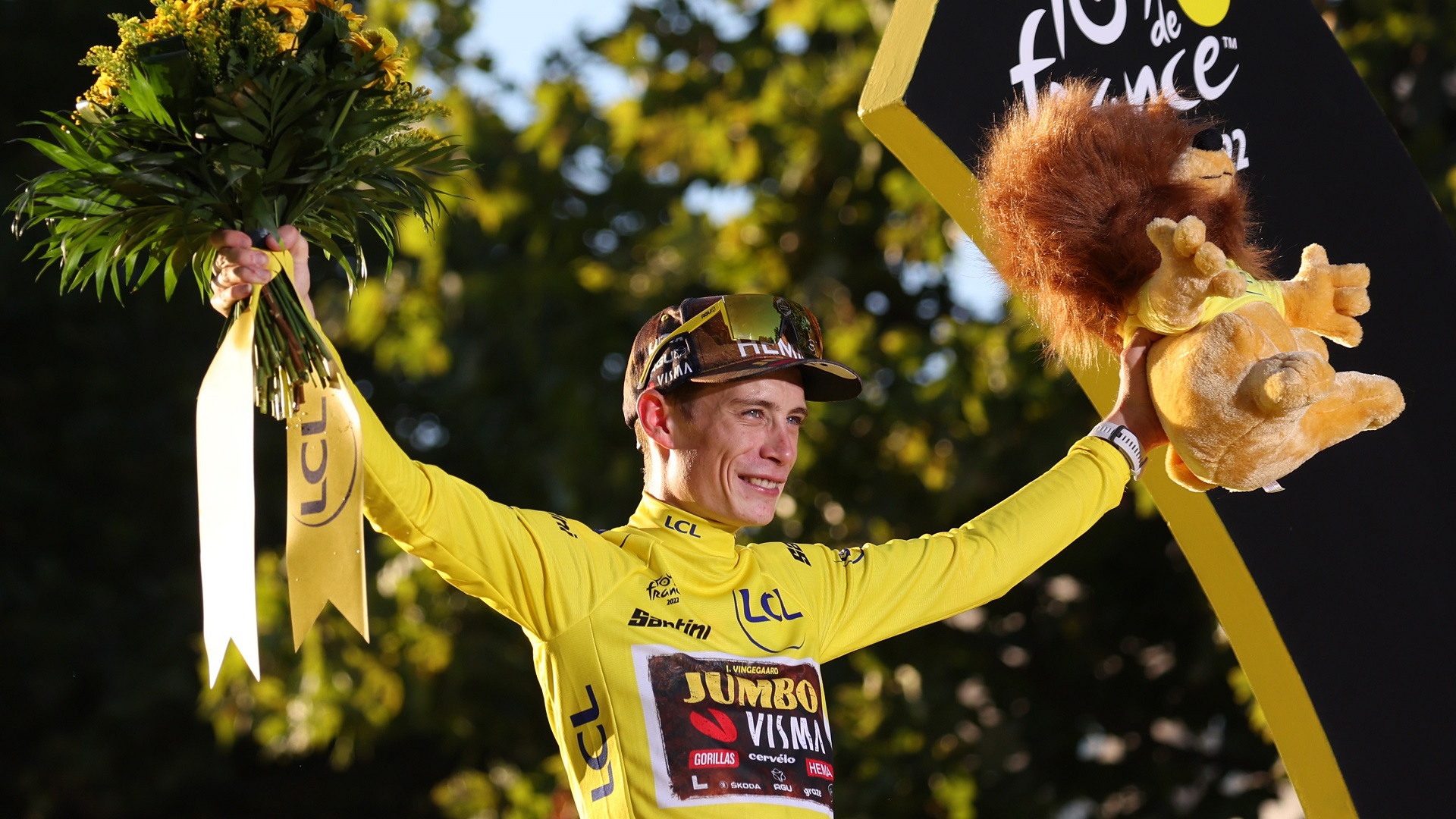 Image for the title: Vingegaard wins 2022 Tour de France 