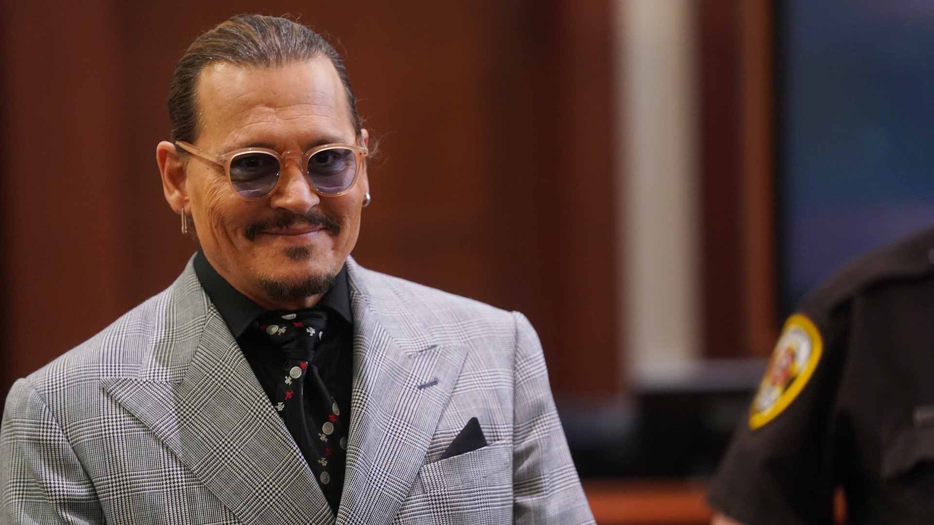 Image for the title: Jury ends deliberations for the day in Depp vs Heard trial 