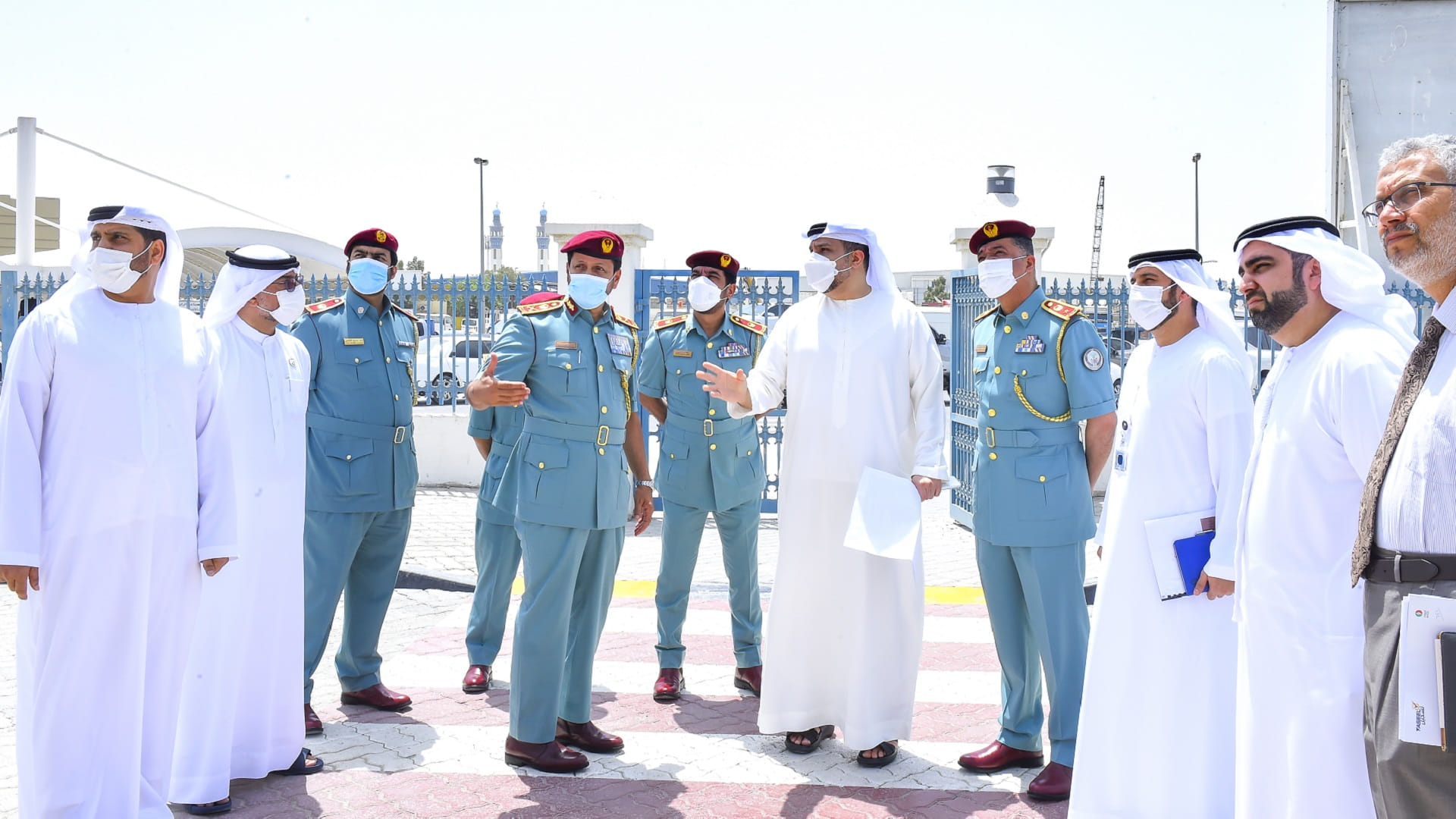 Image for the title: Al Shamsi inspects heavy vehicle testing and registration bldg 