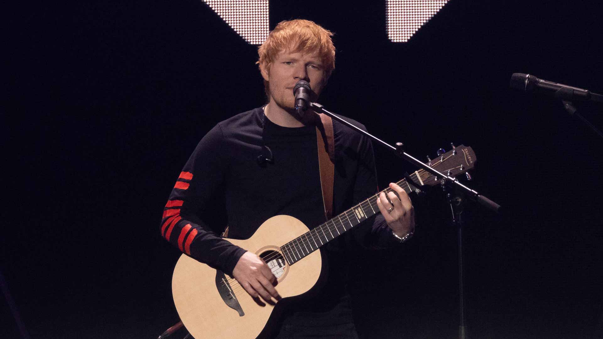Image for the title: Sheeran to crown queen's four-day jubilee party 