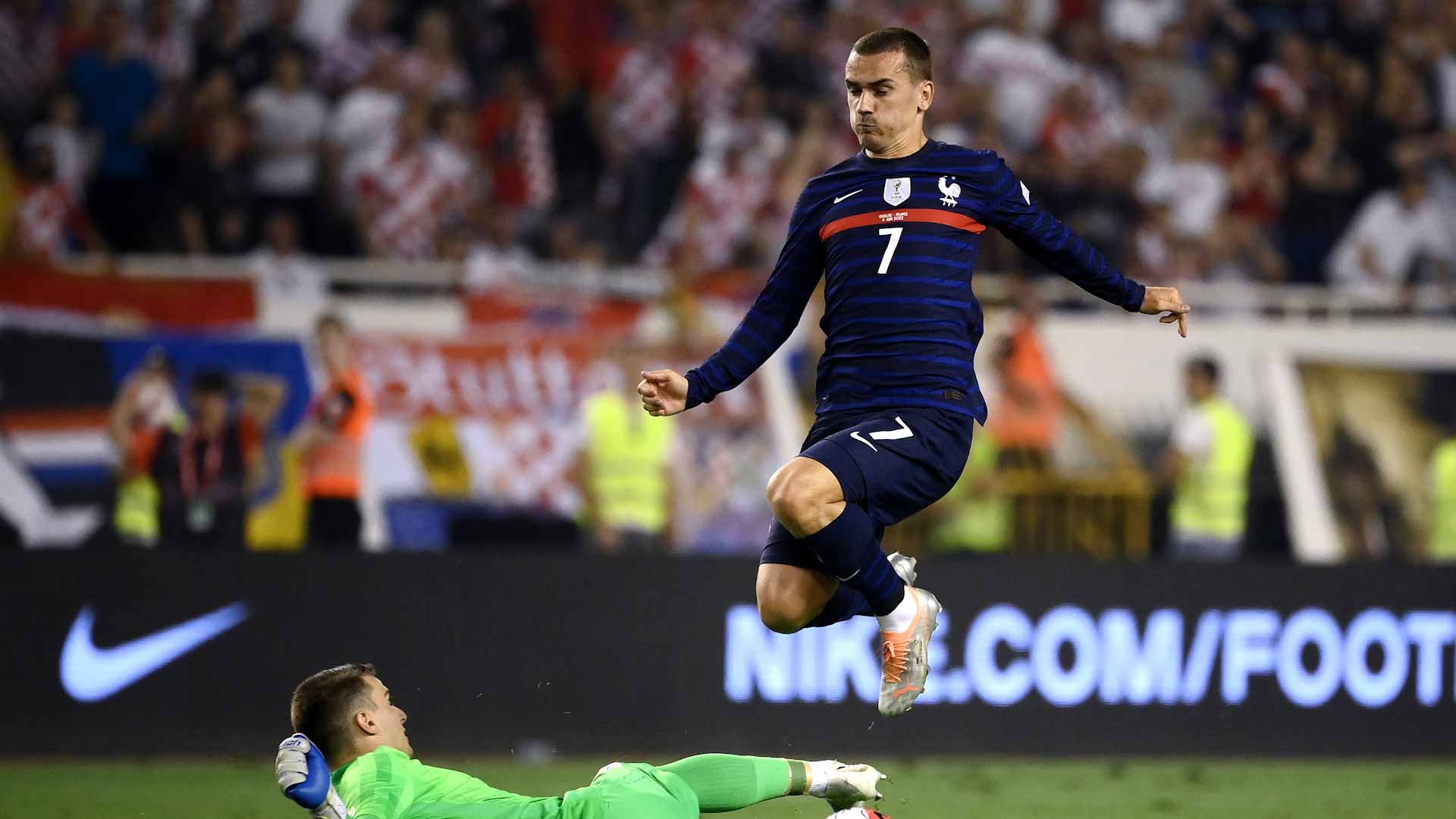 Image for the title: Kramaric penalty rescues Croatia against France in Nations League 