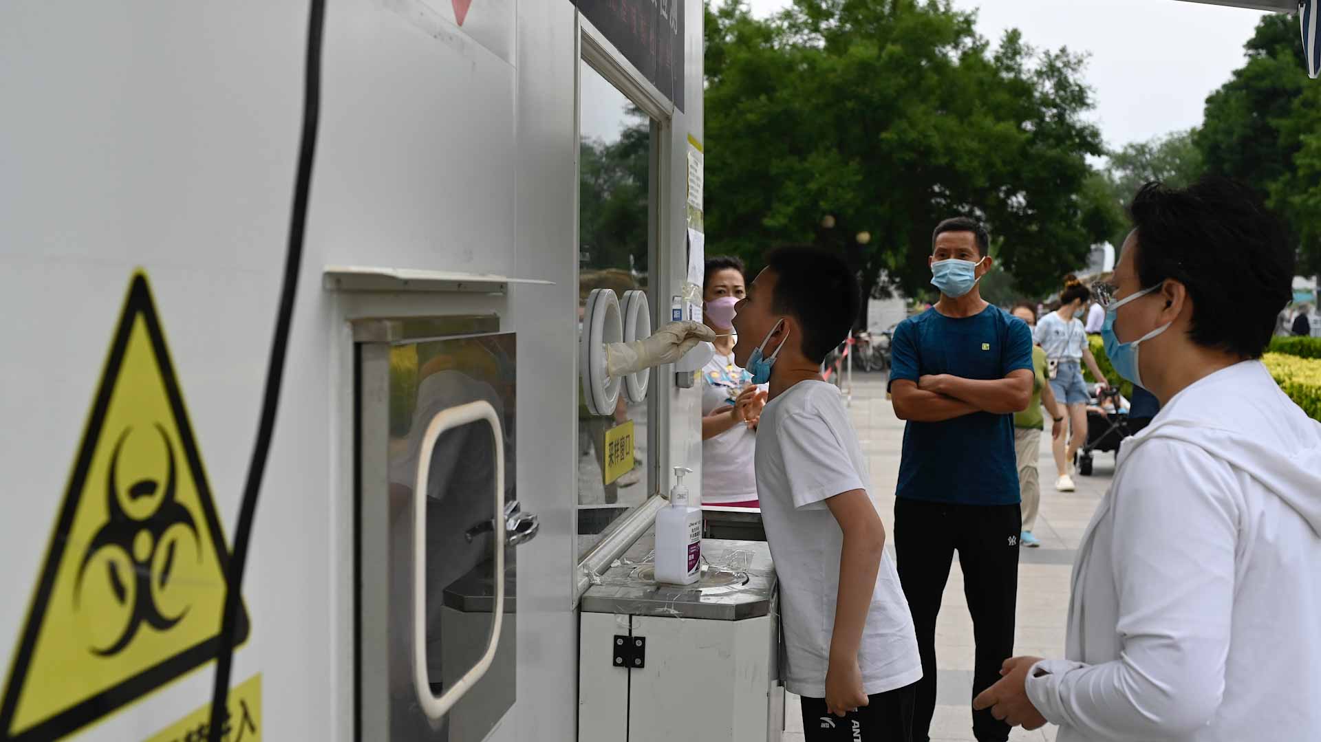 Image for the title: Beijing delays school reopening after new Covid outbreak 