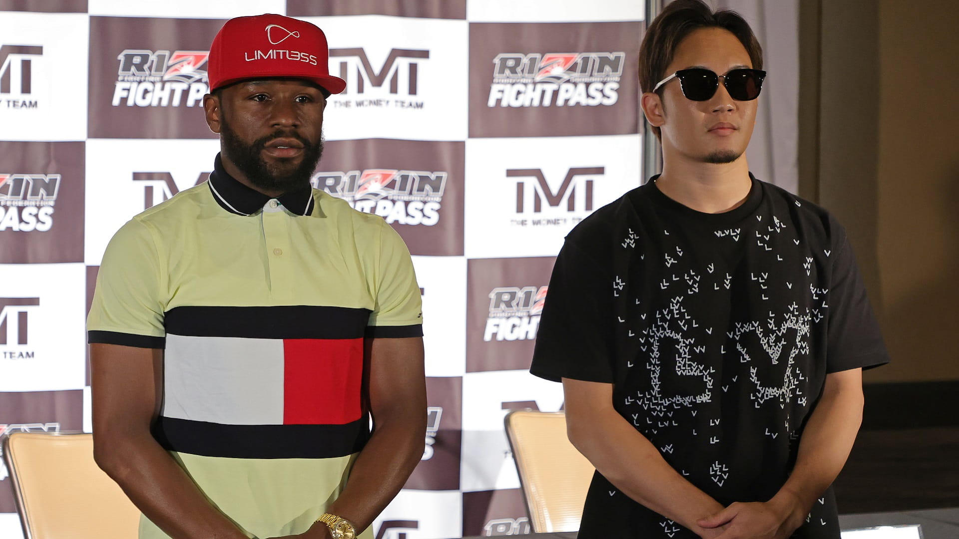 Image for the title: Mayweather to face MMA fighter in Japan exhibition 