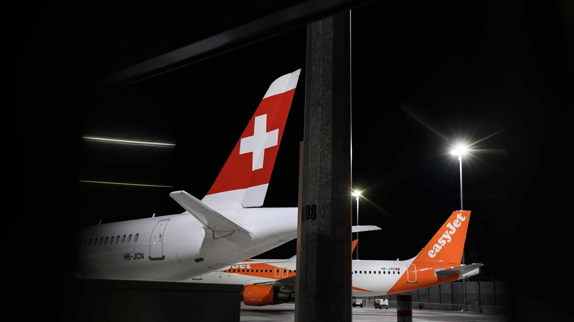 Image for the title: Switzerland closes airspace after computer glitch 