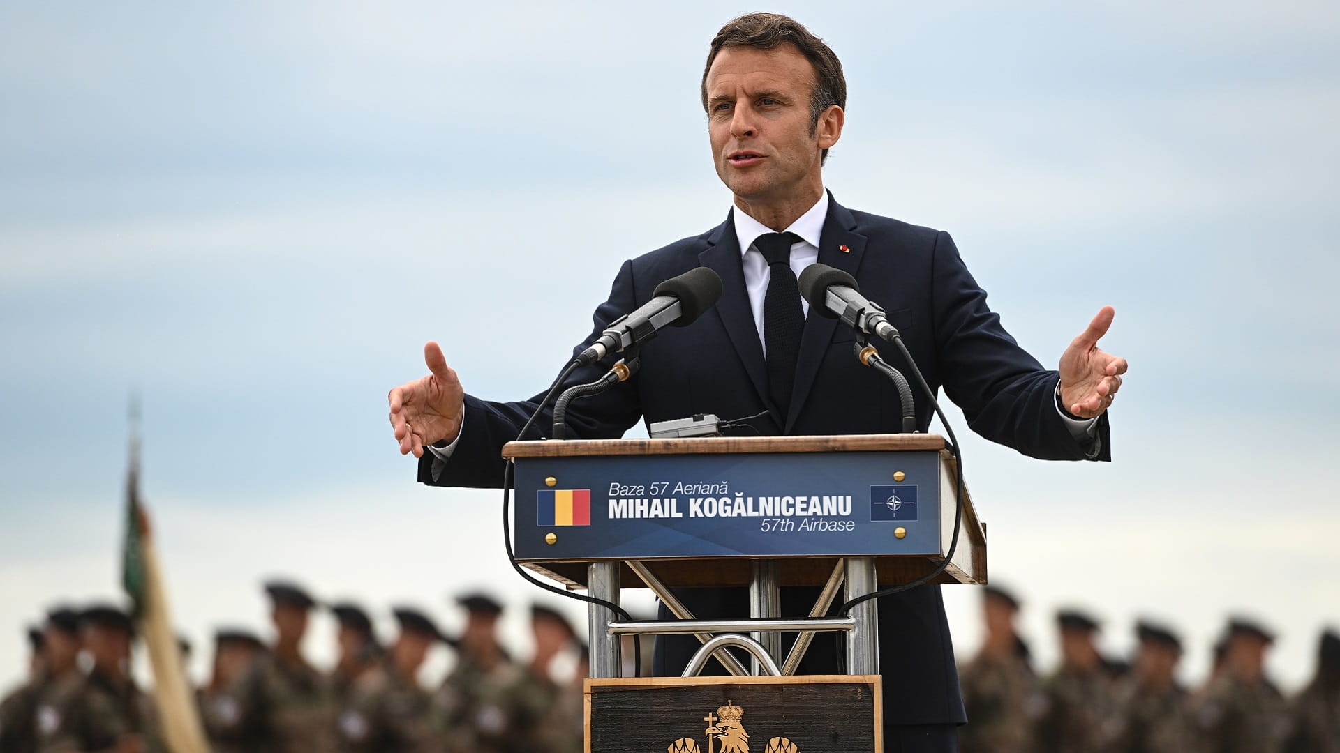 Image for the title: France's Macron calls for 'new discussions' with Ukraine 