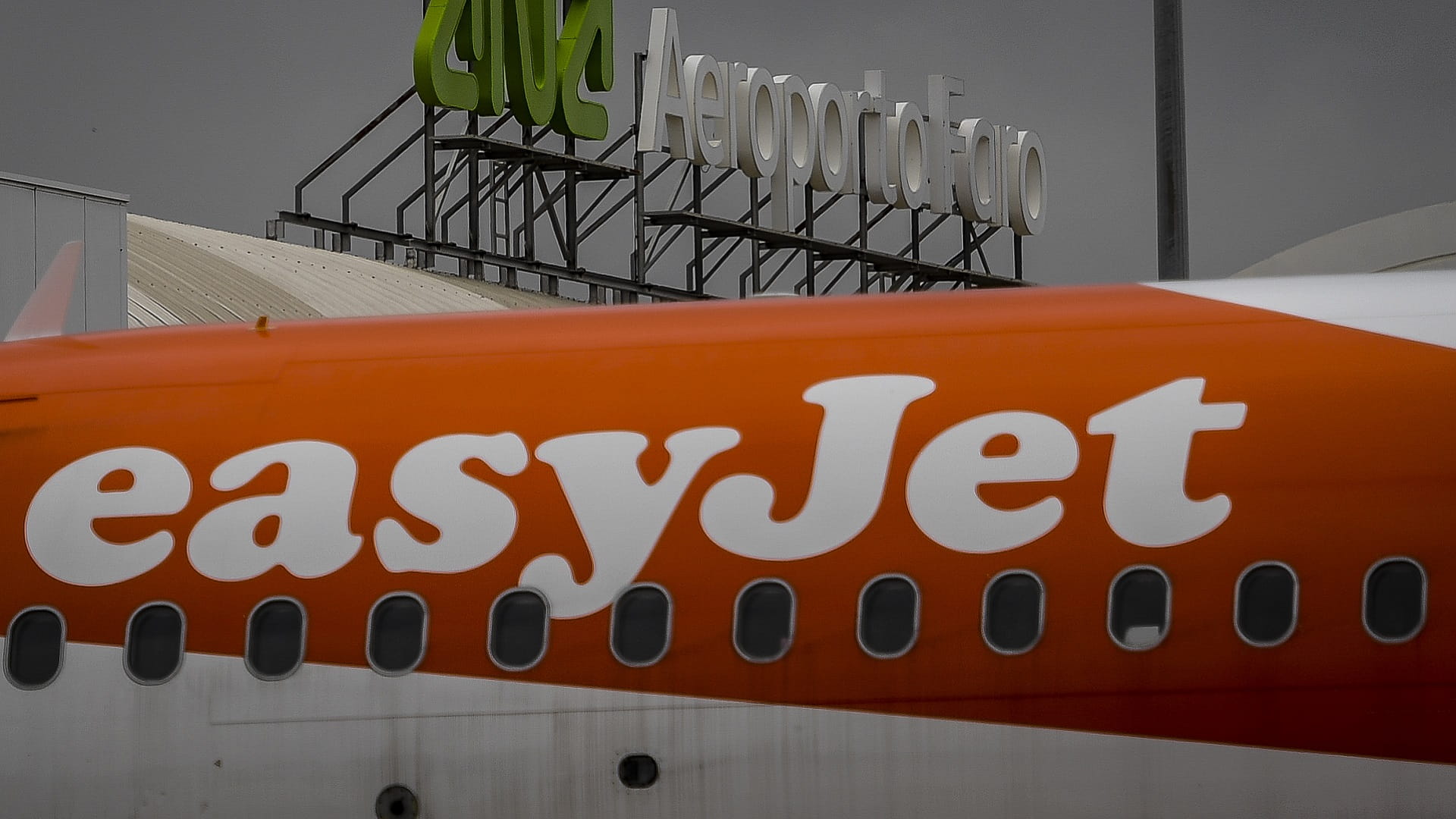 Image for the title: EasyJet exercises option to buy 56 Airbus A320neo jets 