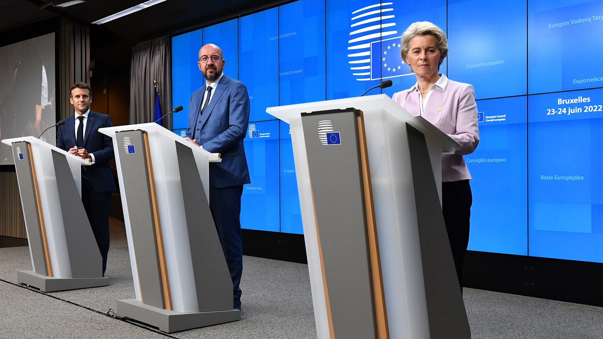 Image for the title: EU leaders agree candidate status for Ukraine, Moldova 