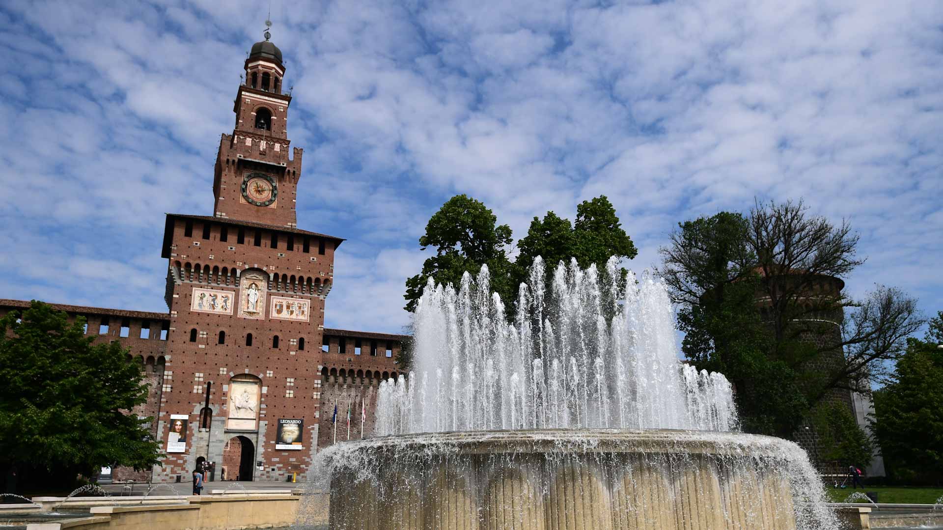 Image for the title: Drought-hit Milan to close fountains 