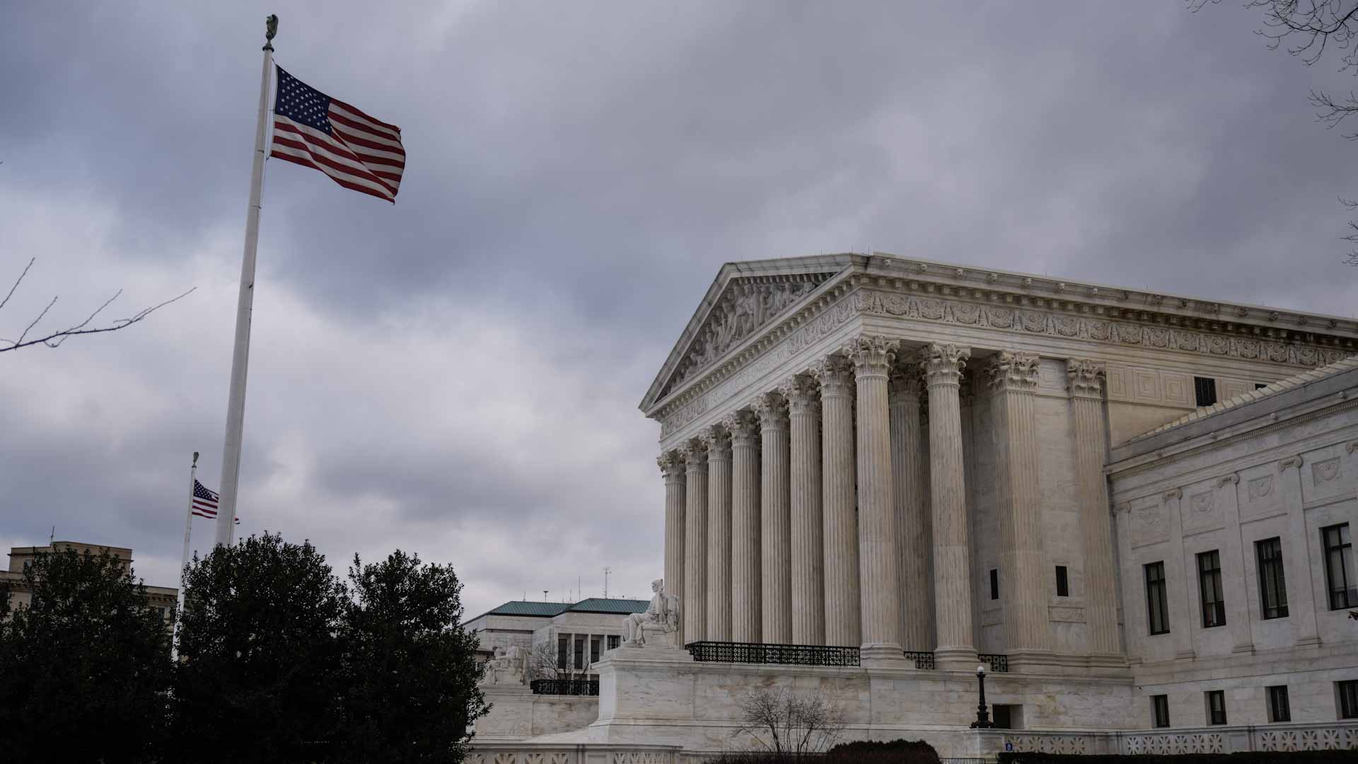 Image for the title: U.S. preparing further sanctions against Russian oligarchs 