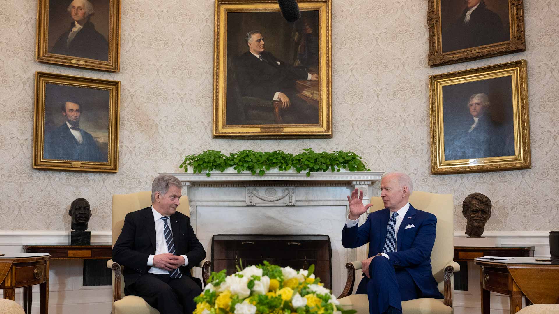 Image for the title: Biden calls for stronger ties with Finland during leader's visit 