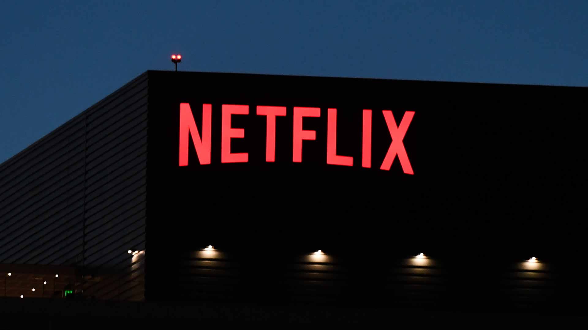 Image for the title: Netflix suspends service in Russia over Ukraine war 