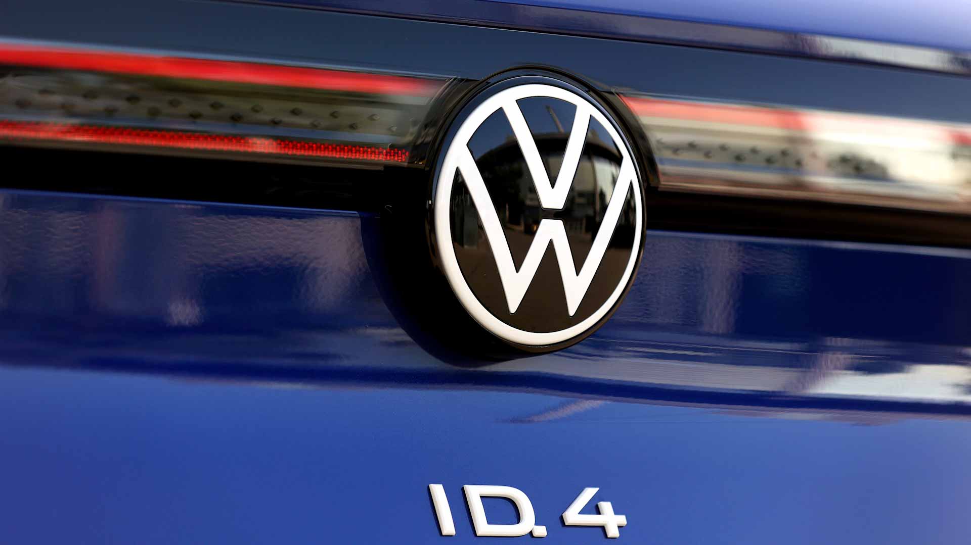 Image for the title: Volkswagen stops orders some plug-in hybrids amid supply crunch 