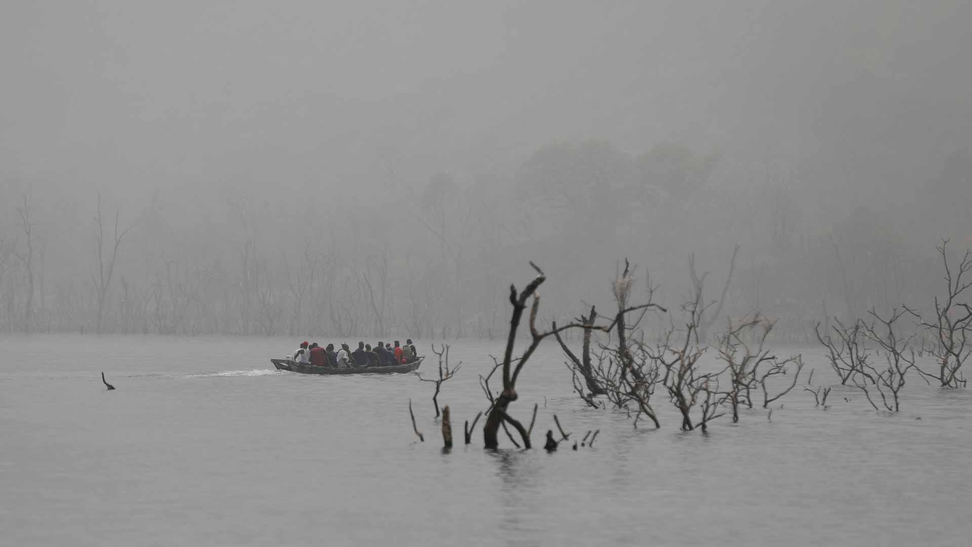 Image for the title: 7 bodies recovered, dozen missing after boat capsizes in Nigeria 