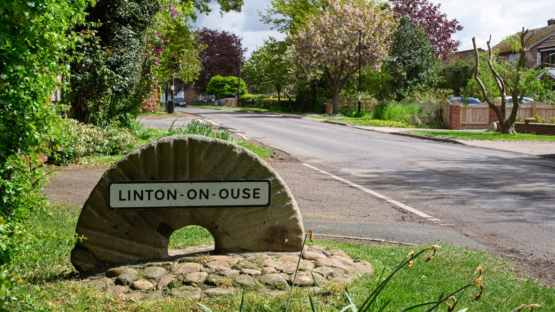 Image for the title: Villagers decry UK plan to house 1,500 asylum seekers 