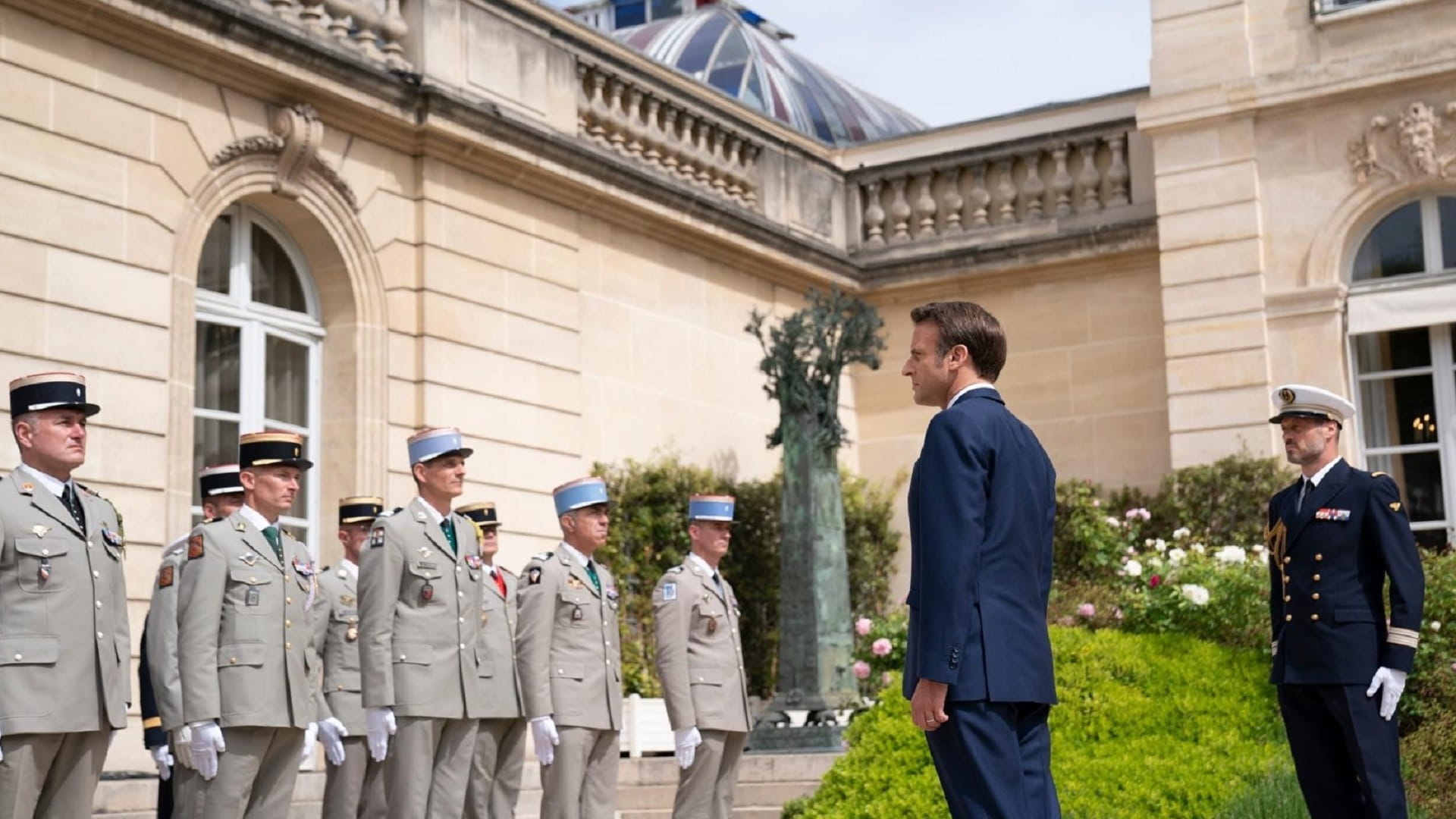 Image for the title: Macron sworn in for second term as France's president 