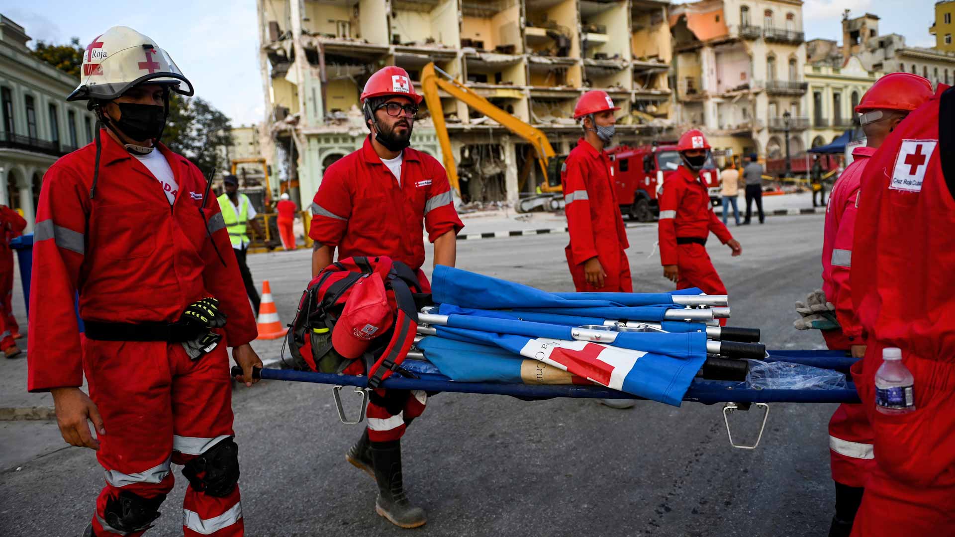 Image for the title: Death toll rises to 40 in Havana hotel blast 