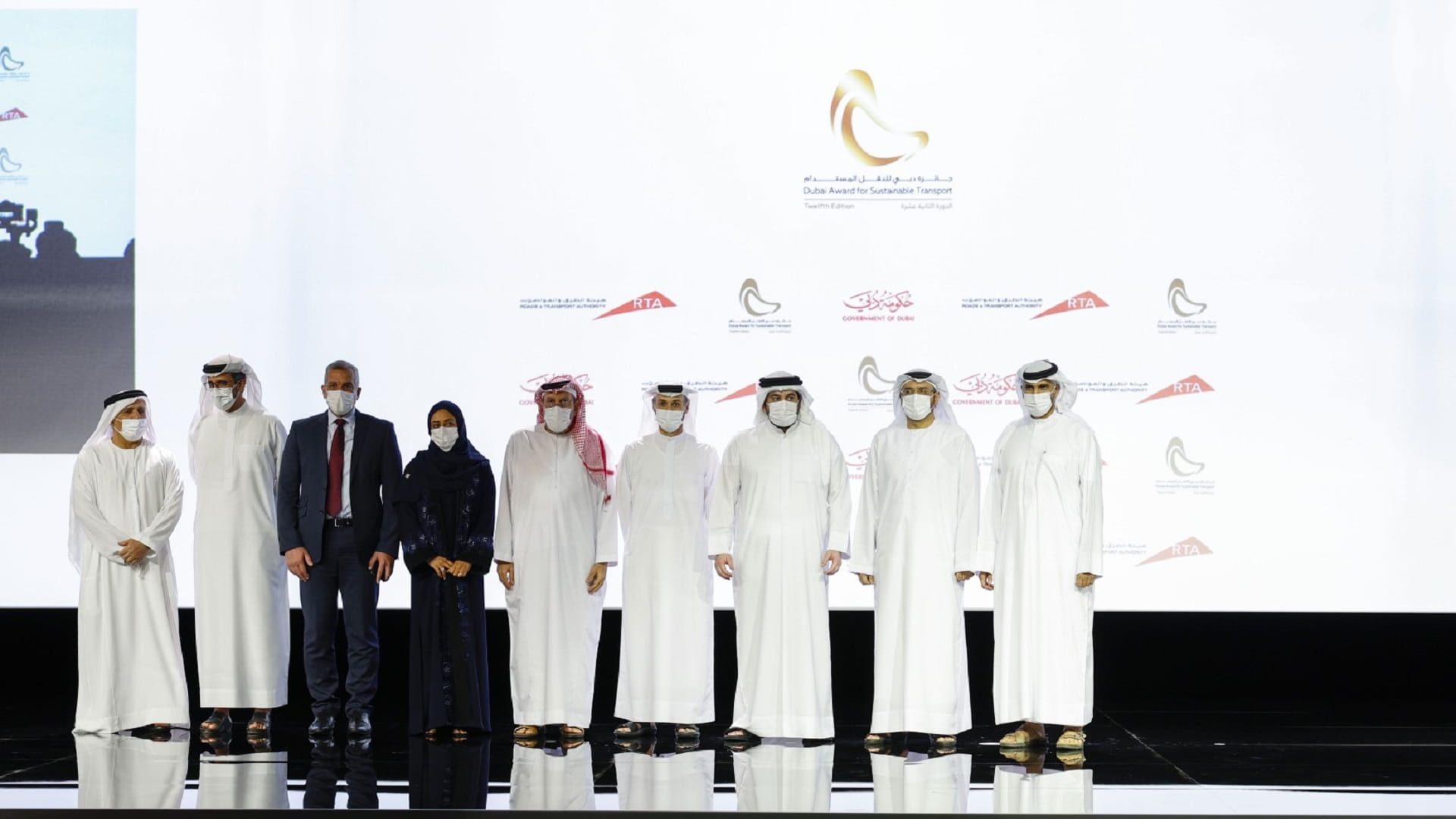 Image for the title: Ahmed bin Mohammed honours winners of DAST 2021 