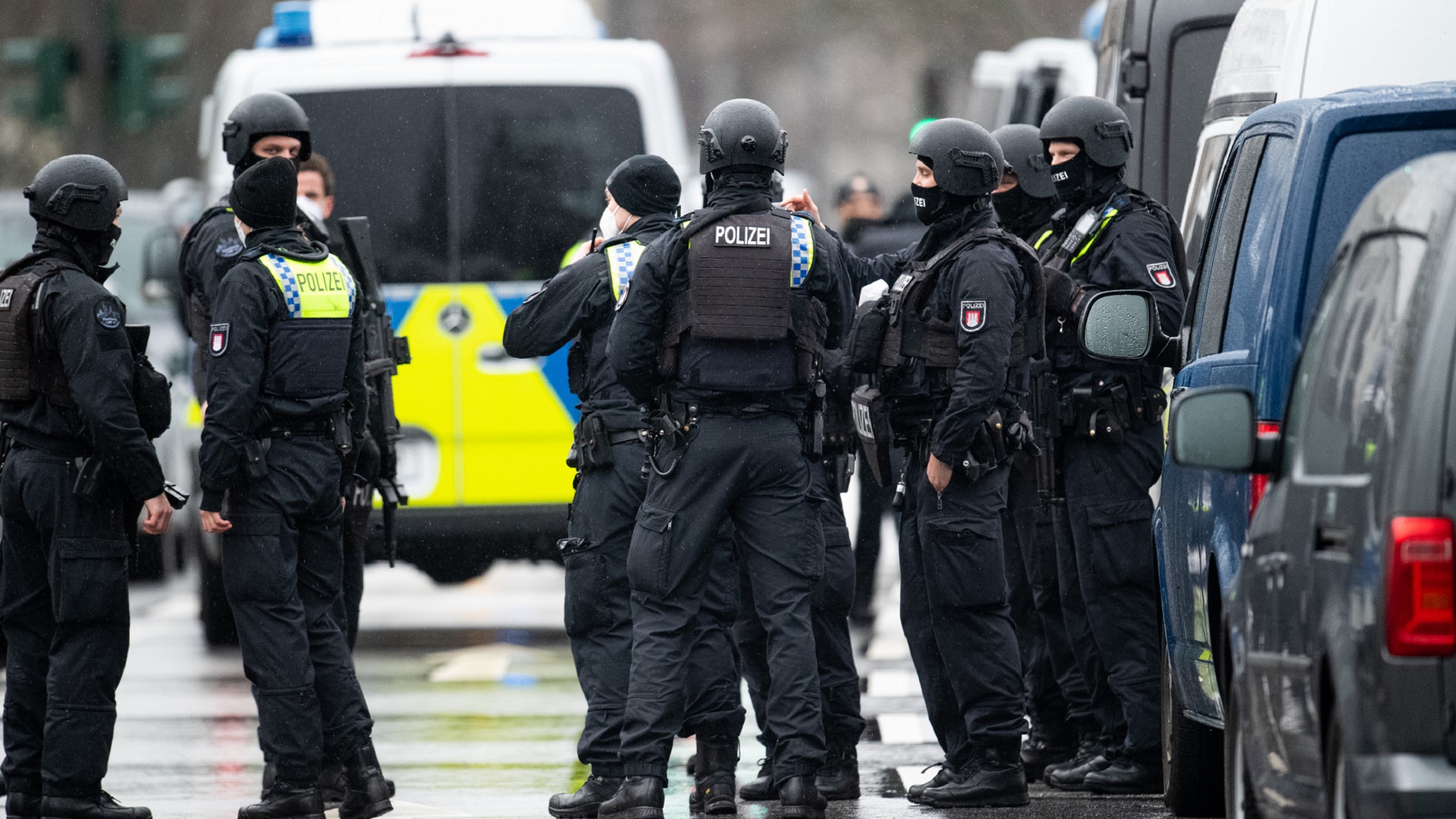 Image for the title: German school shooting leaves one person wounded, children safe 