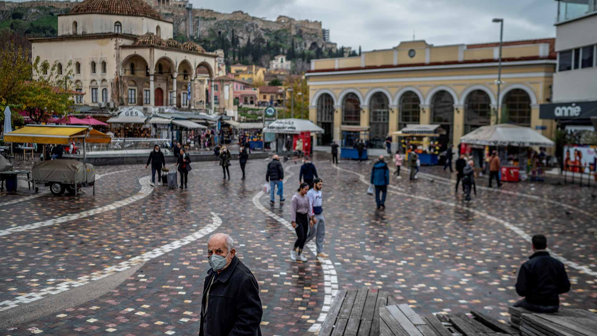 Image for the title: Greece to drop most mask restrictions from June 1 