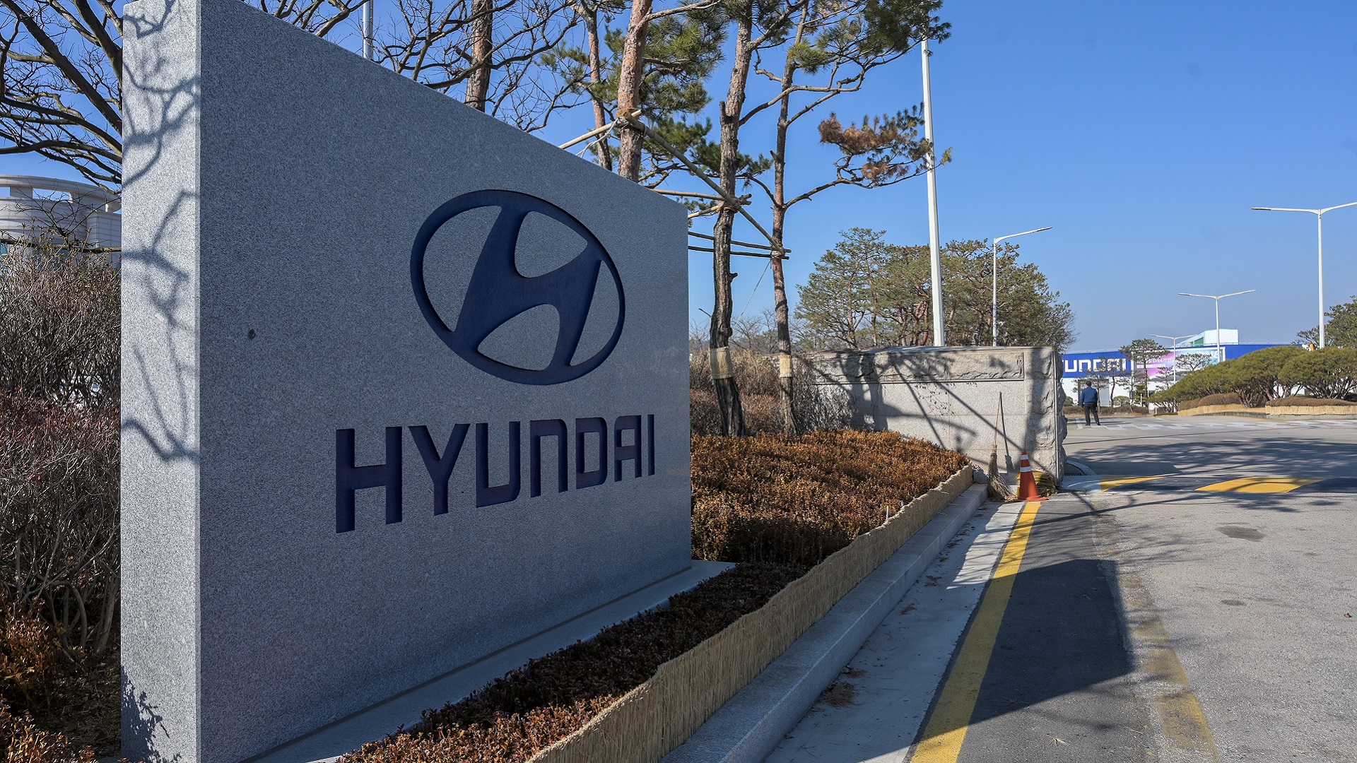 Image for the title: Hyundai to build $5.5 bn electric vehicle plant in US 