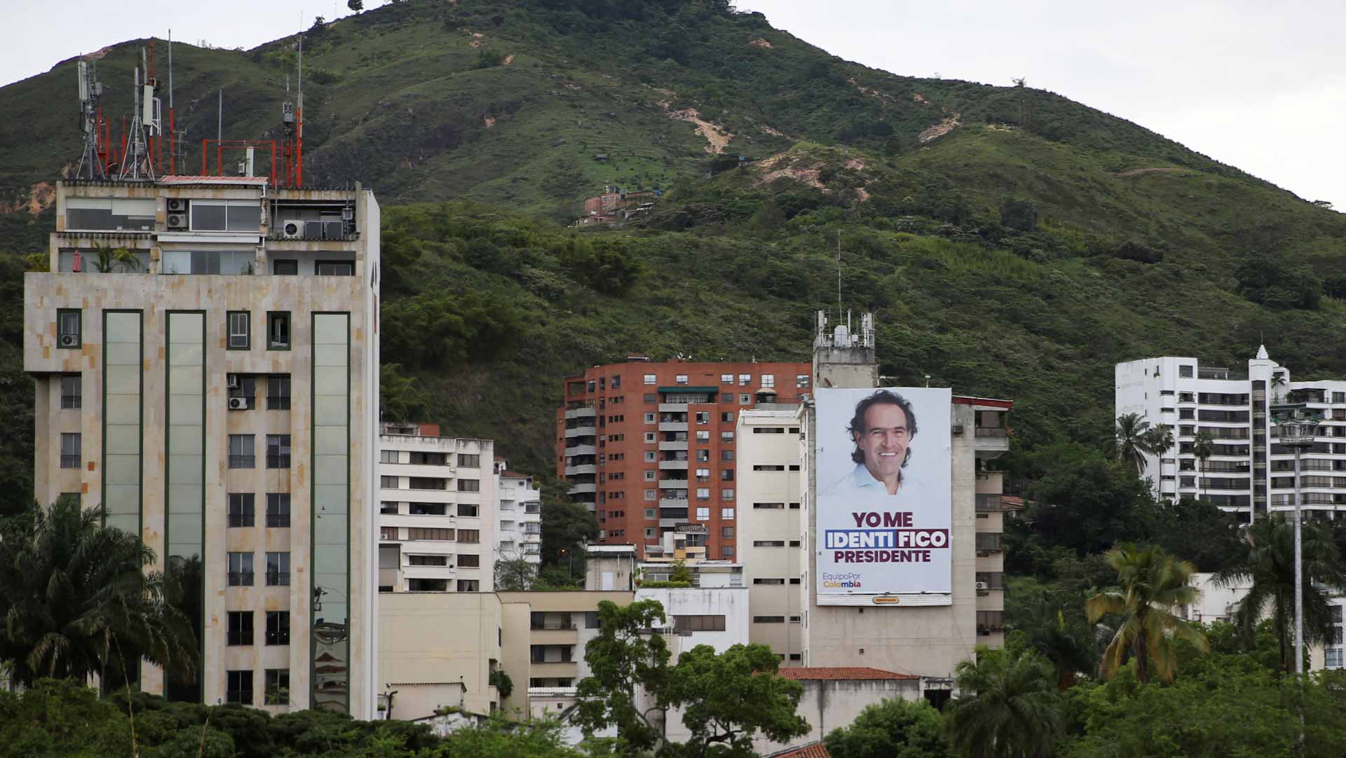 Image for the title: Colombians head to polls in divisive presidential election 