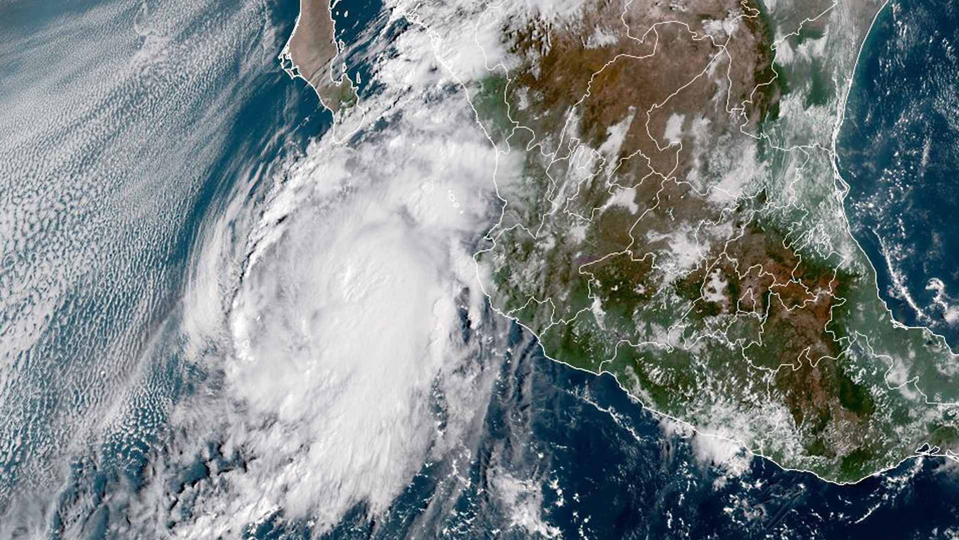 Image for the title: First hurricane of eastern Pacific season approaches Mexico 