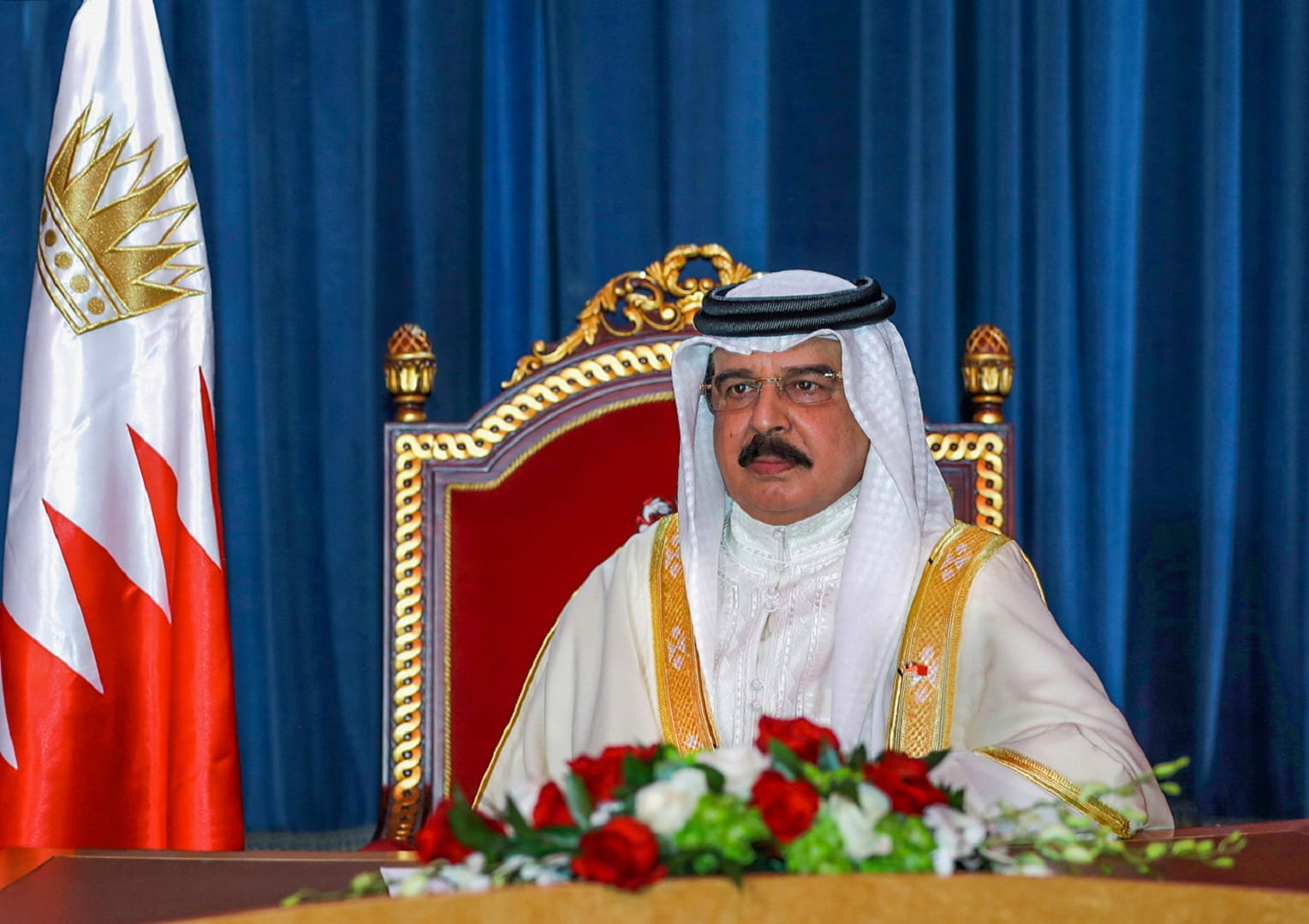 Image for the title: King of Bahrain receives Grand Imam of Al-Azhar 