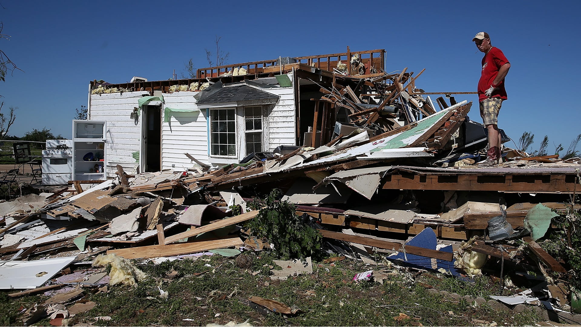Image for the title: Tornadoes leave one dead, scores missing in southern US 