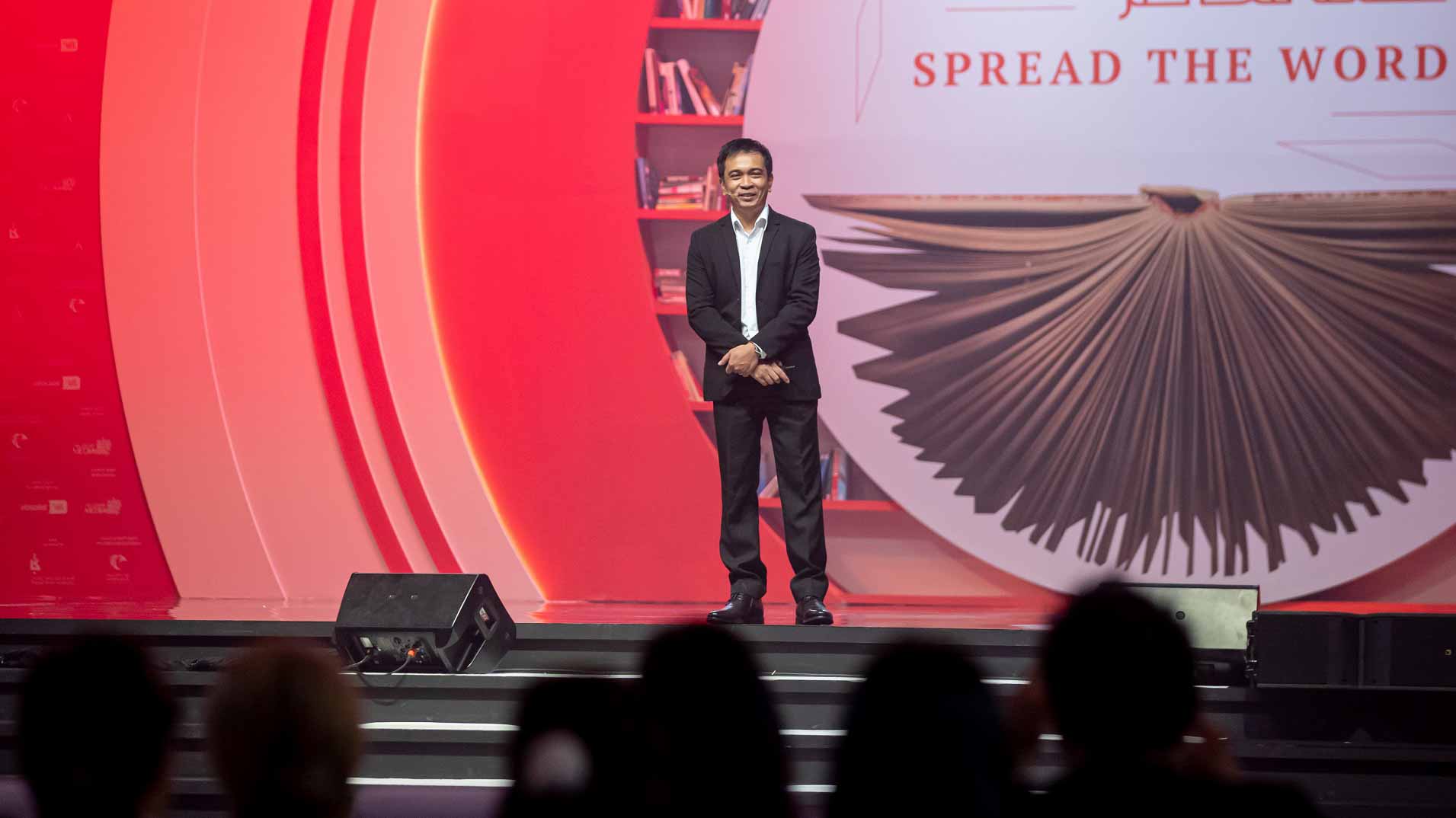 Image for the title: Filipino motivational speaker inspires at SIBF 2022 