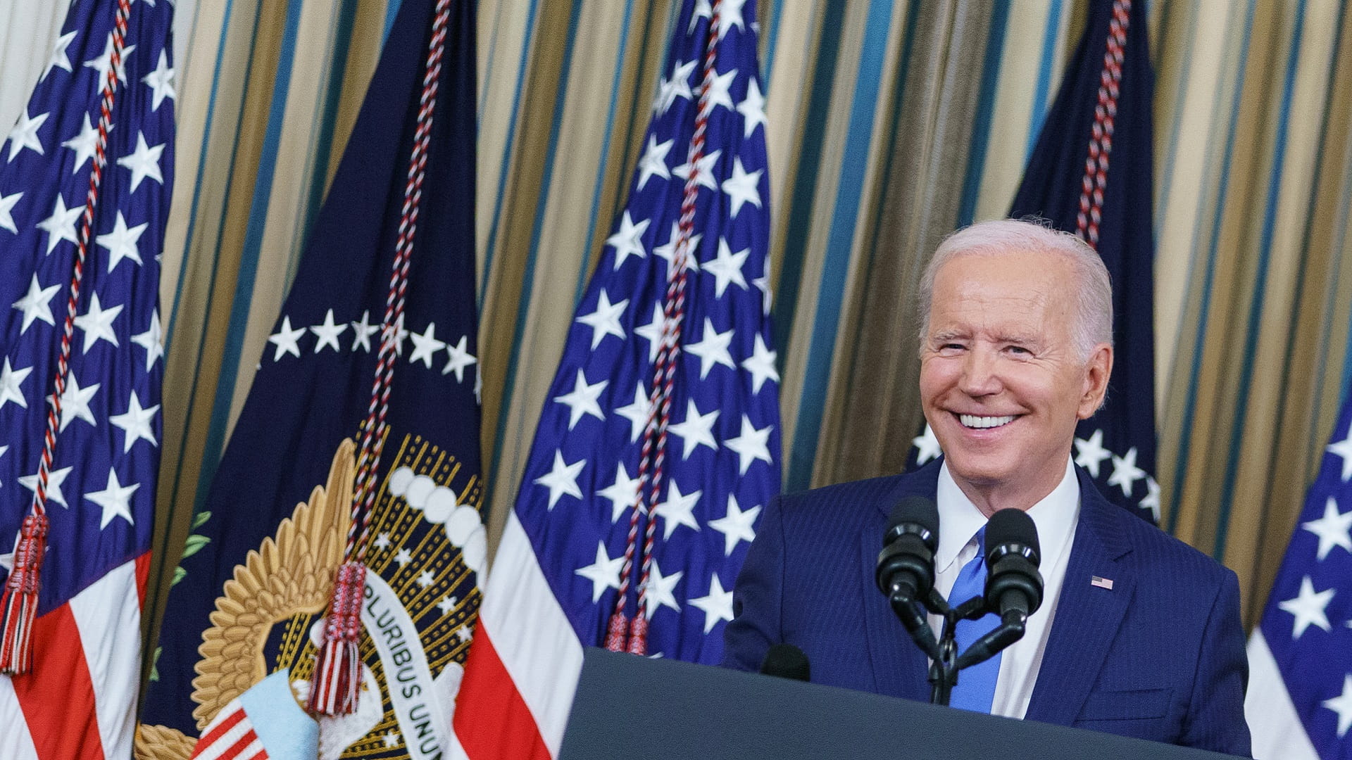 Image for the title: Biden hails 'good day for democracy' as Republicans fall short 