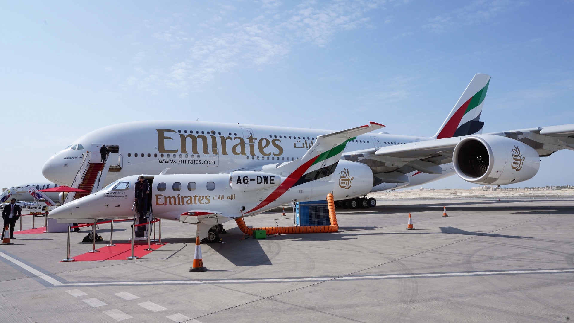 Image for the title: Emirates A380 attracts thousands of visitors at Bahrain Air Show 