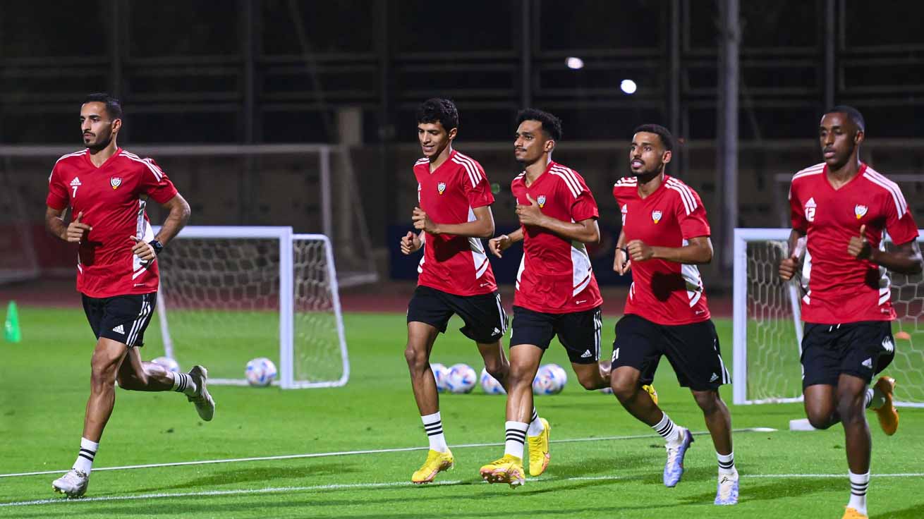 صورة بعنوان: منتخب الإمارات يجري مرانه الأول بأبوظبي استعداداً لودية الأرجنتين 