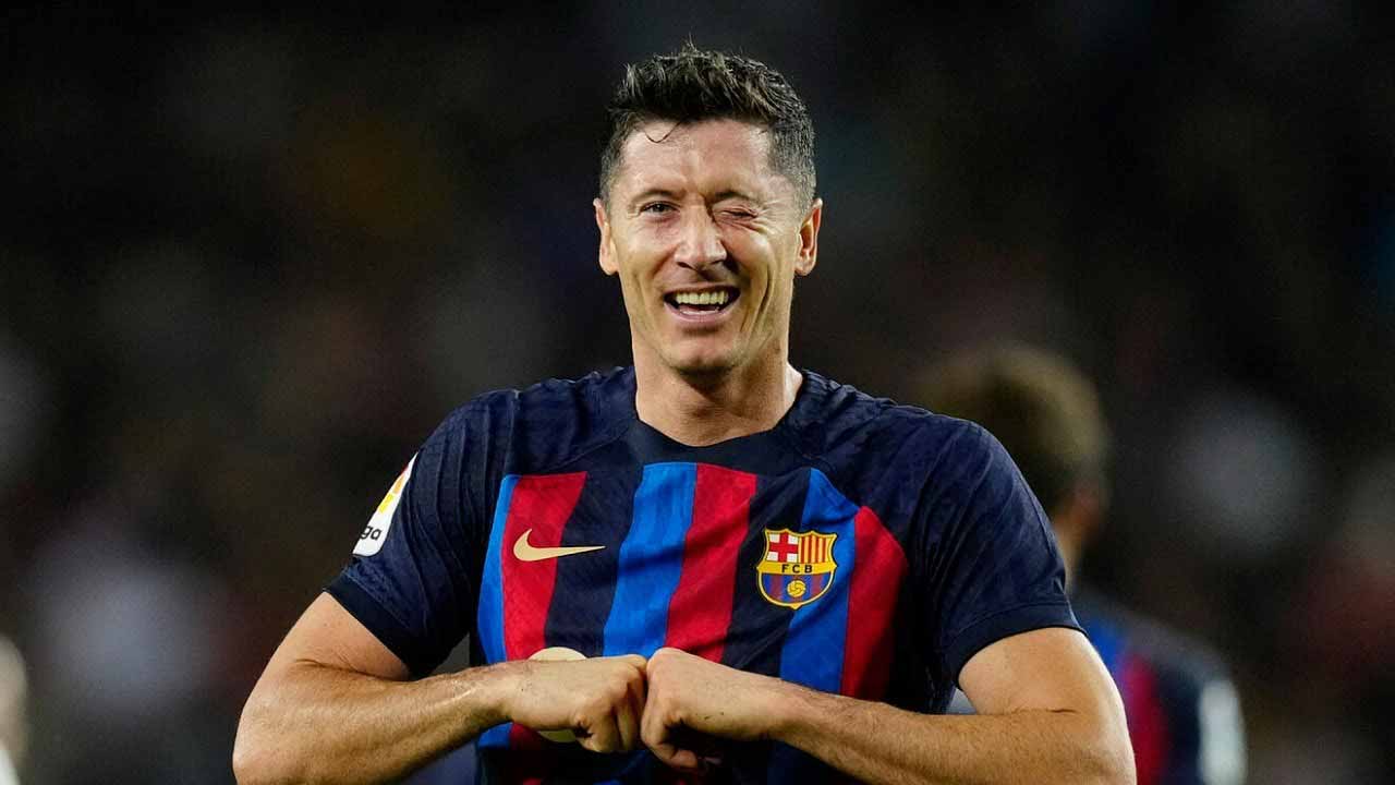 صورة بعنوان: إيقاف روبرت ليفاندوفسكي لاعب برشلونة 3 مباريات 