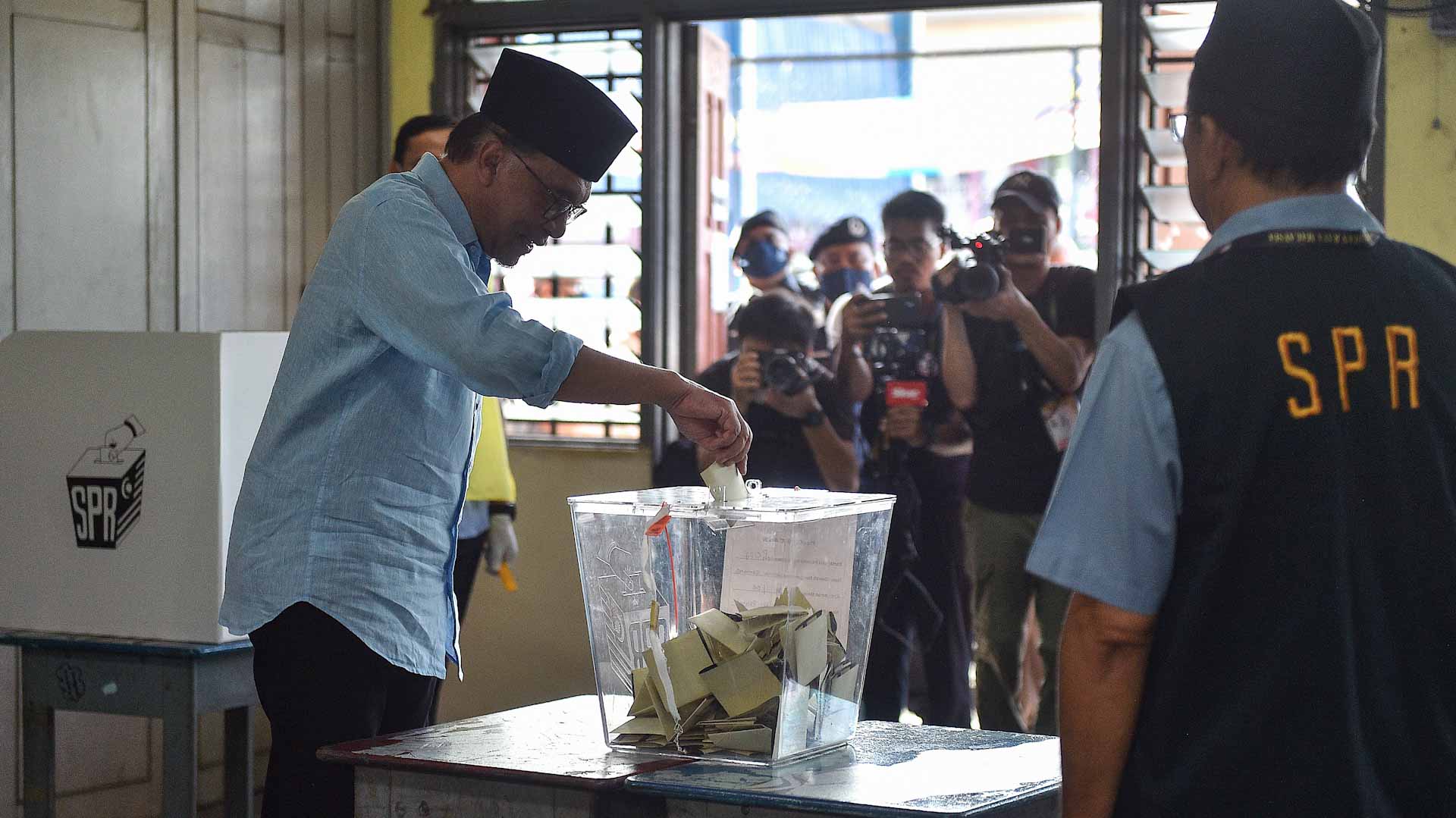 Image for the title: Malaysia votes in general election 