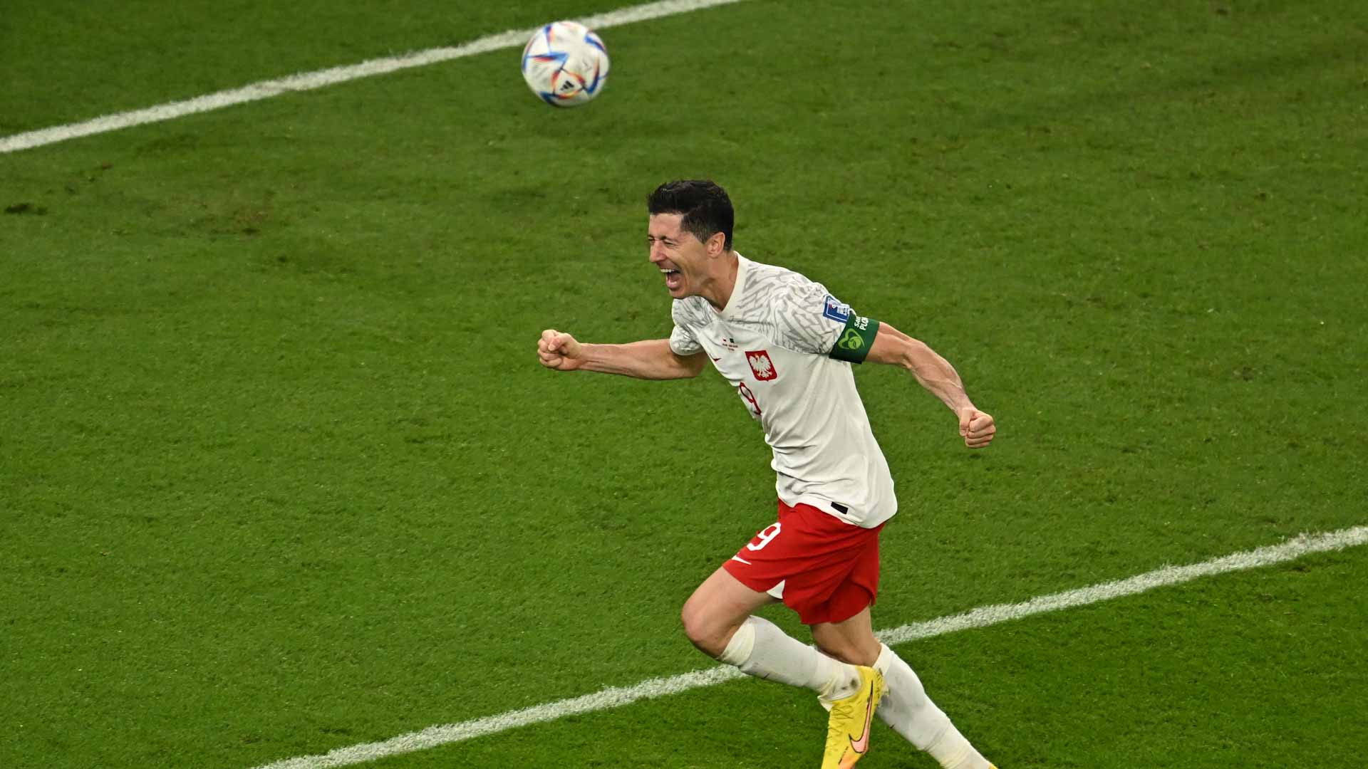 Image for the title: Lewandowski defeats Saudi Arabia to win his first World Cup Match 
