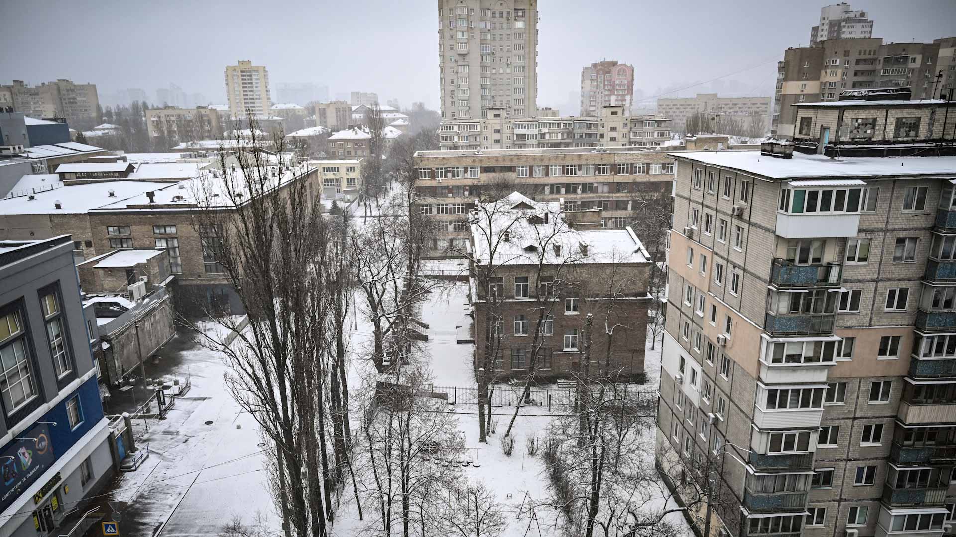 Image for the title: Snow to blanket Kyiv from Sunday as power still in short supply 