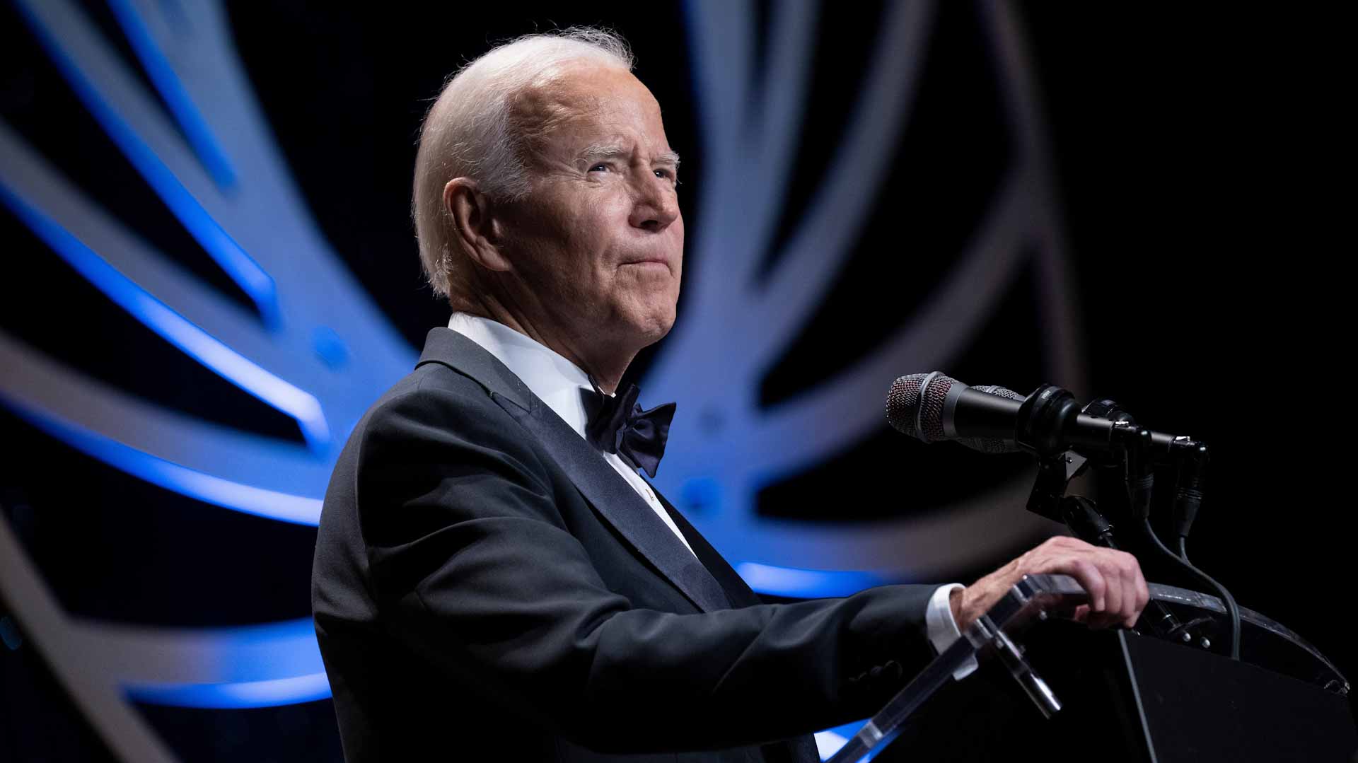 Image for the title: Biden heads to storm-hit Puerto Rico 