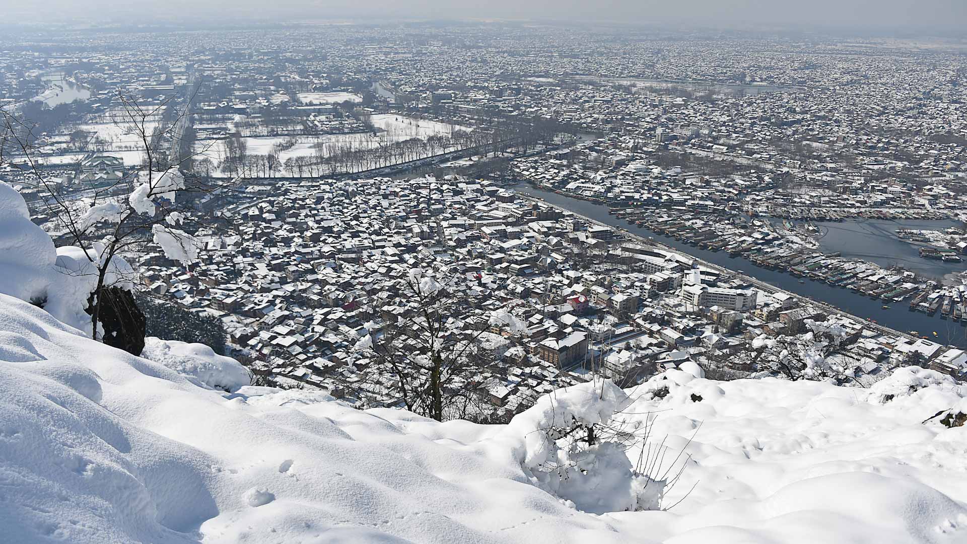 Image for the title: India bolsters search for 20 still missing after avalanche 