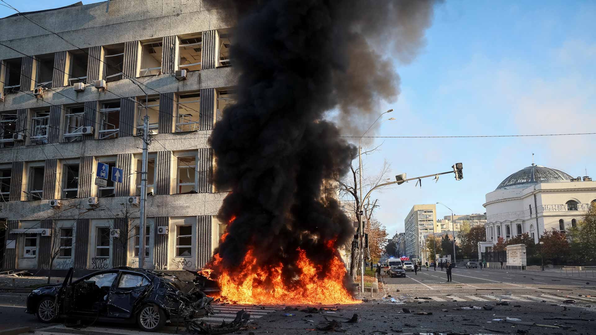 صورة بعنوان: رداً على ضرب جسر القرم...روسيا تقصف مدناً أوكرانية في ساعة الذروة  