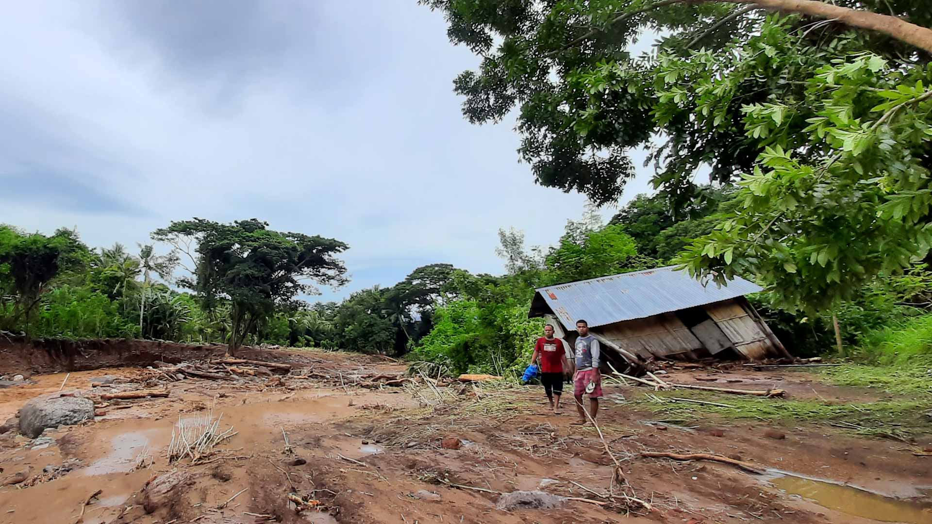 Image for the title: Dozens still missing four days after Venezuela landslide 