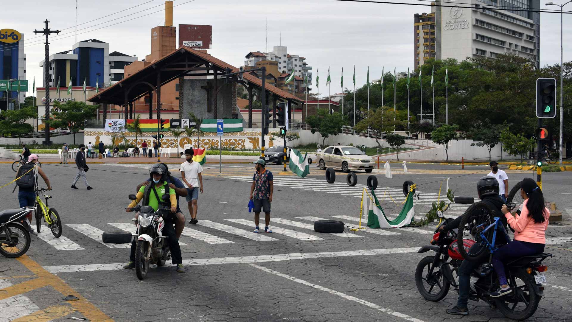 Image for the title: Bolivian protest over census date turns deadly 