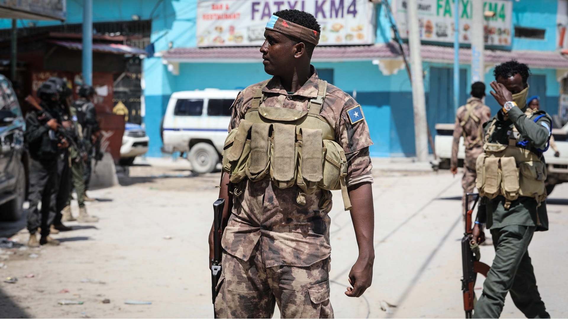 Image for the title: At least 4 dead in ongoing attack in south Somalia hotel 