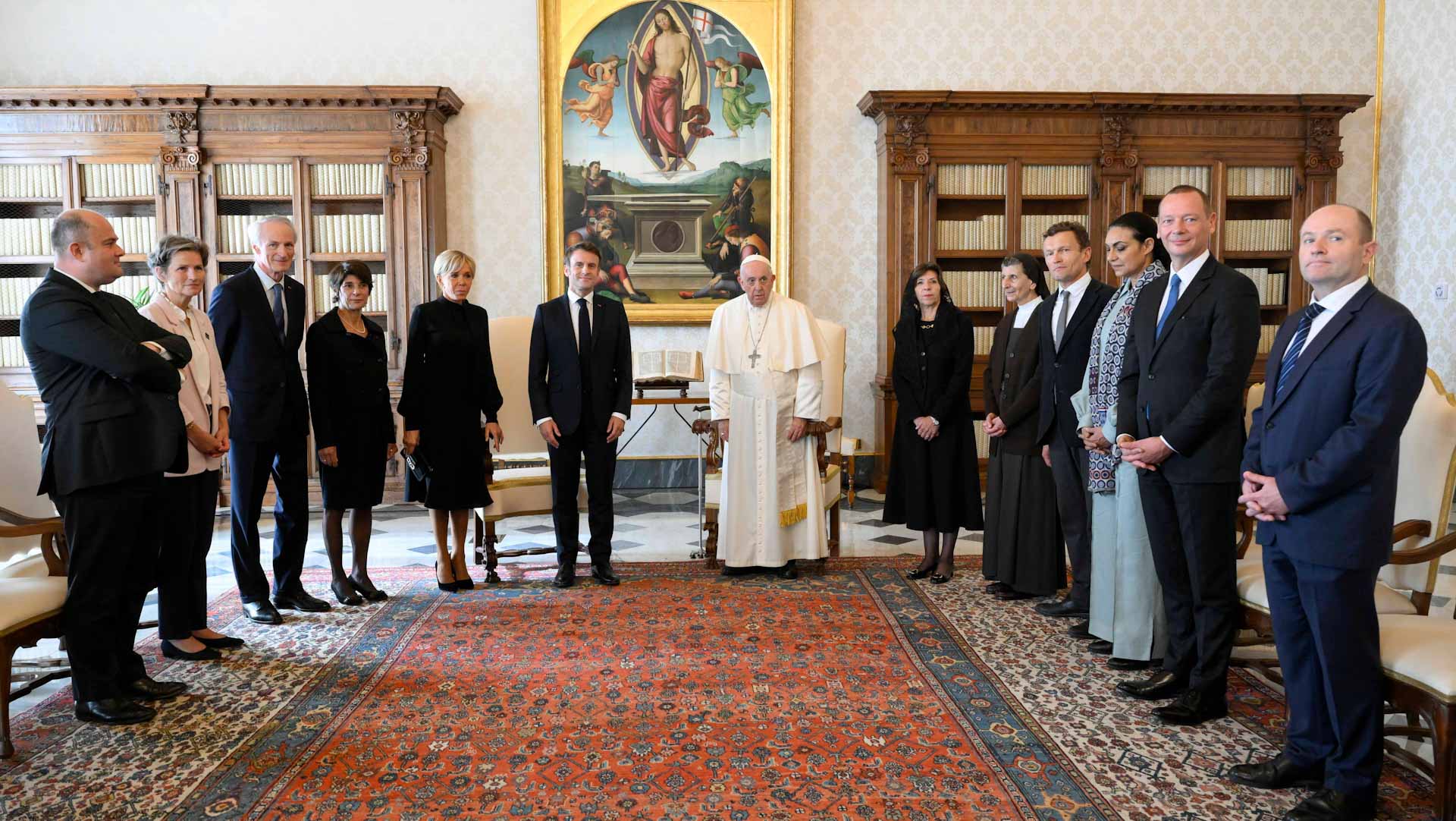 Image for the title: Pope Francis, Macron talk Ukraine at the Vatican 