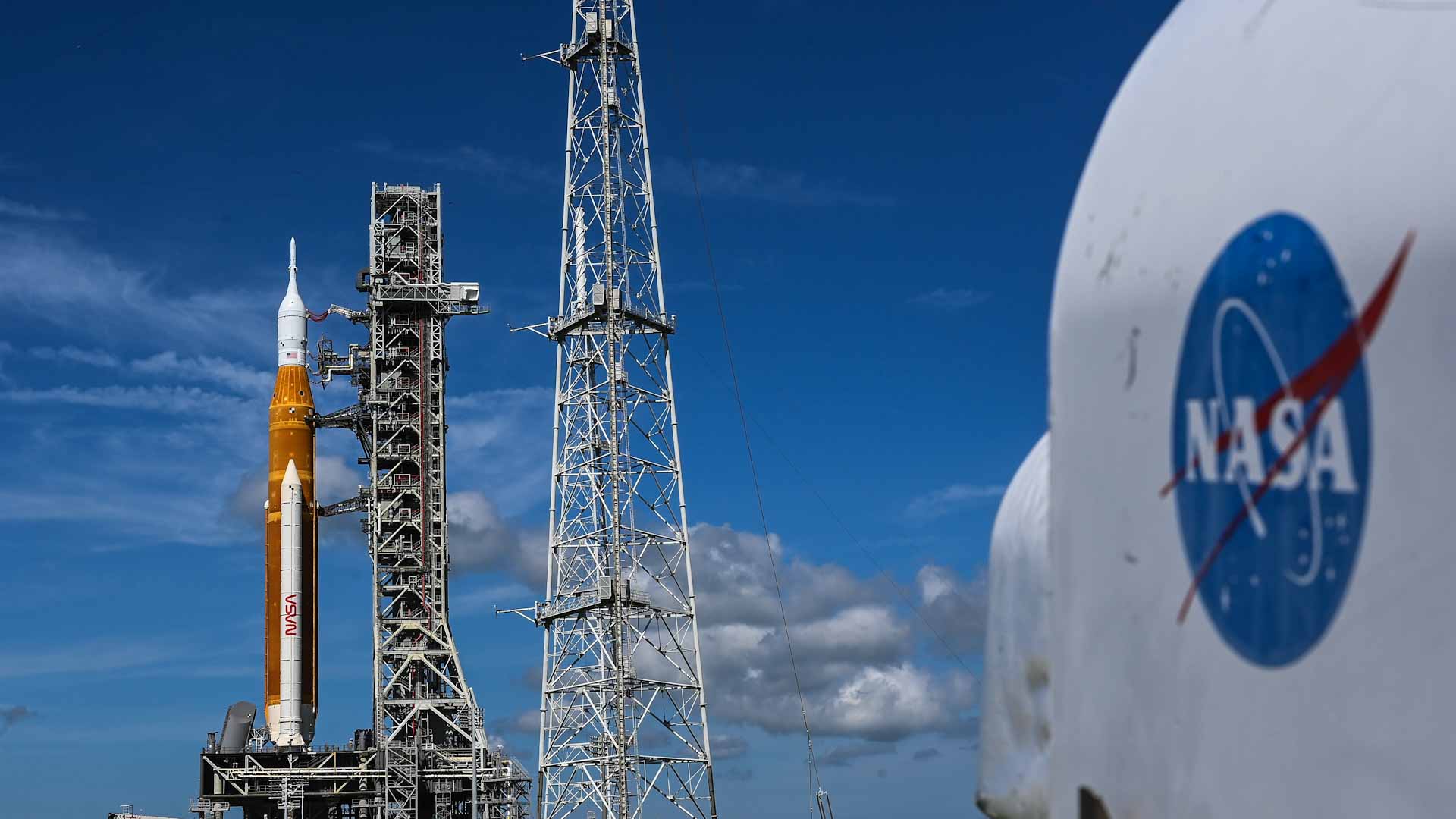 Image for the title: NASA readies for Saturday Moon rocket launch attempt 
