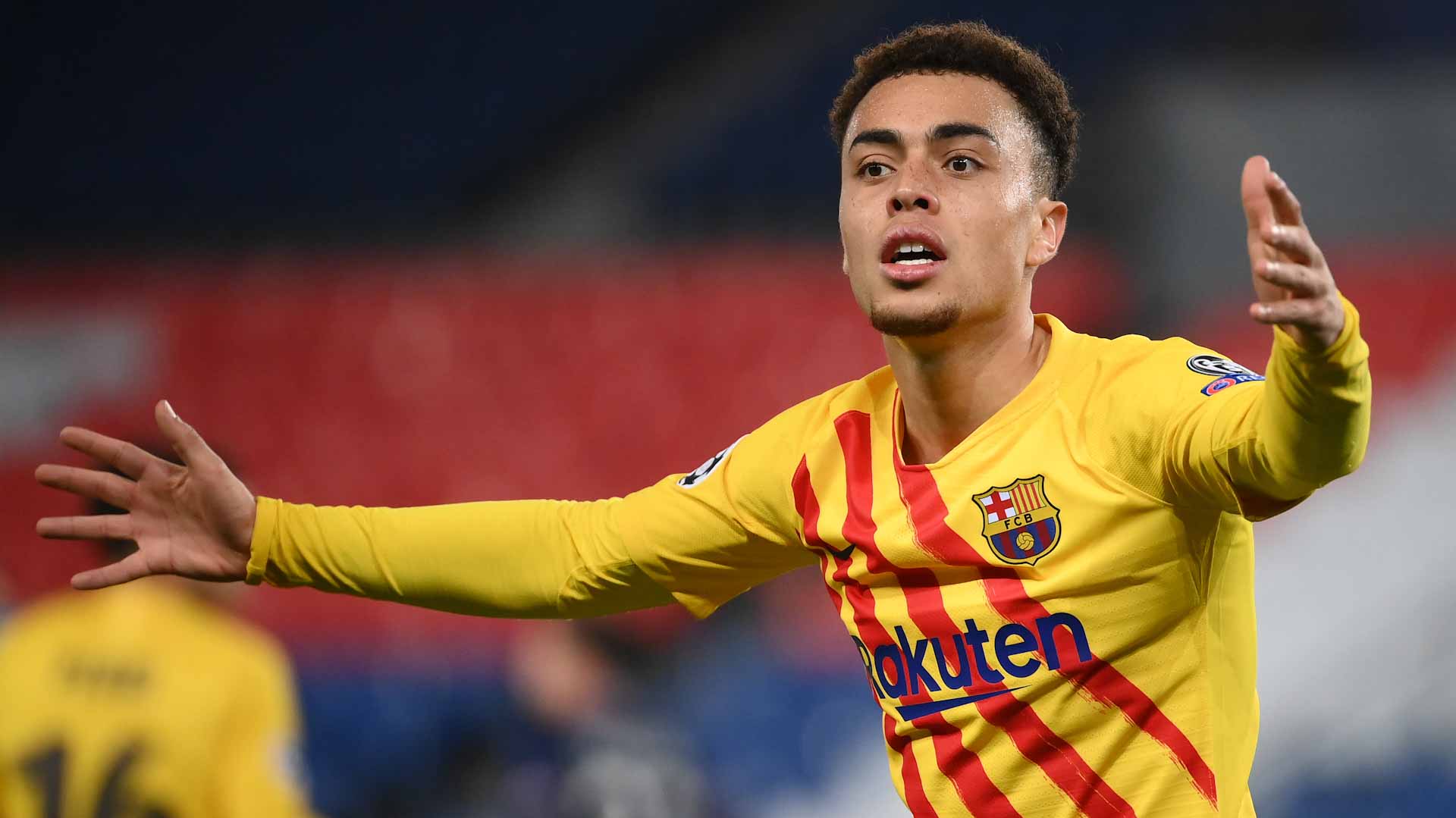 صورة بعنوان: ميلان الإيطالي يتعاقد مع النجم الأميركي ديست من برشلونة الإسباني 