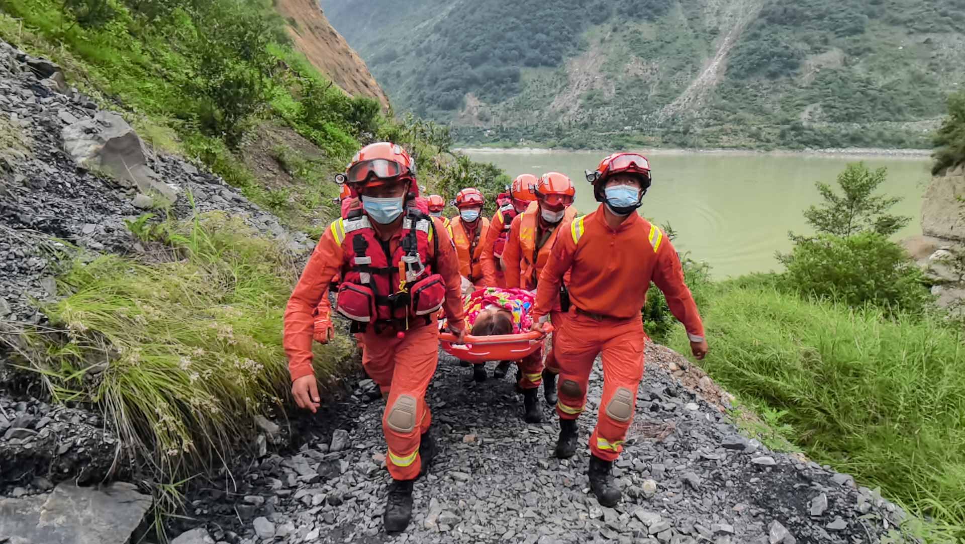 صورة بعنوان: ارتفاع عدد ضحايا زلزال سيتشوان بالصين إلى 86 قتيلاً 